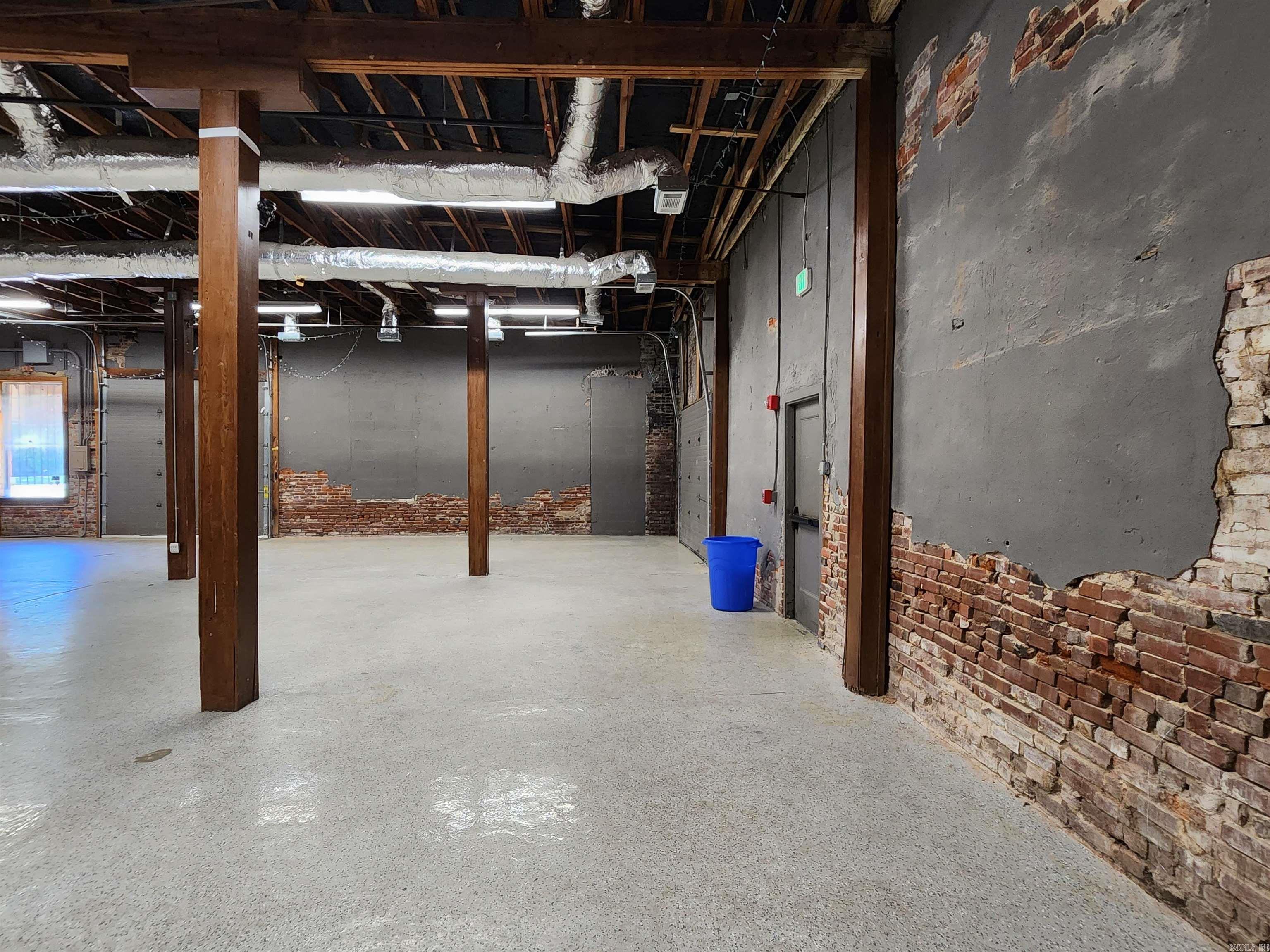 Hs Land & Imp - Commercial Sale