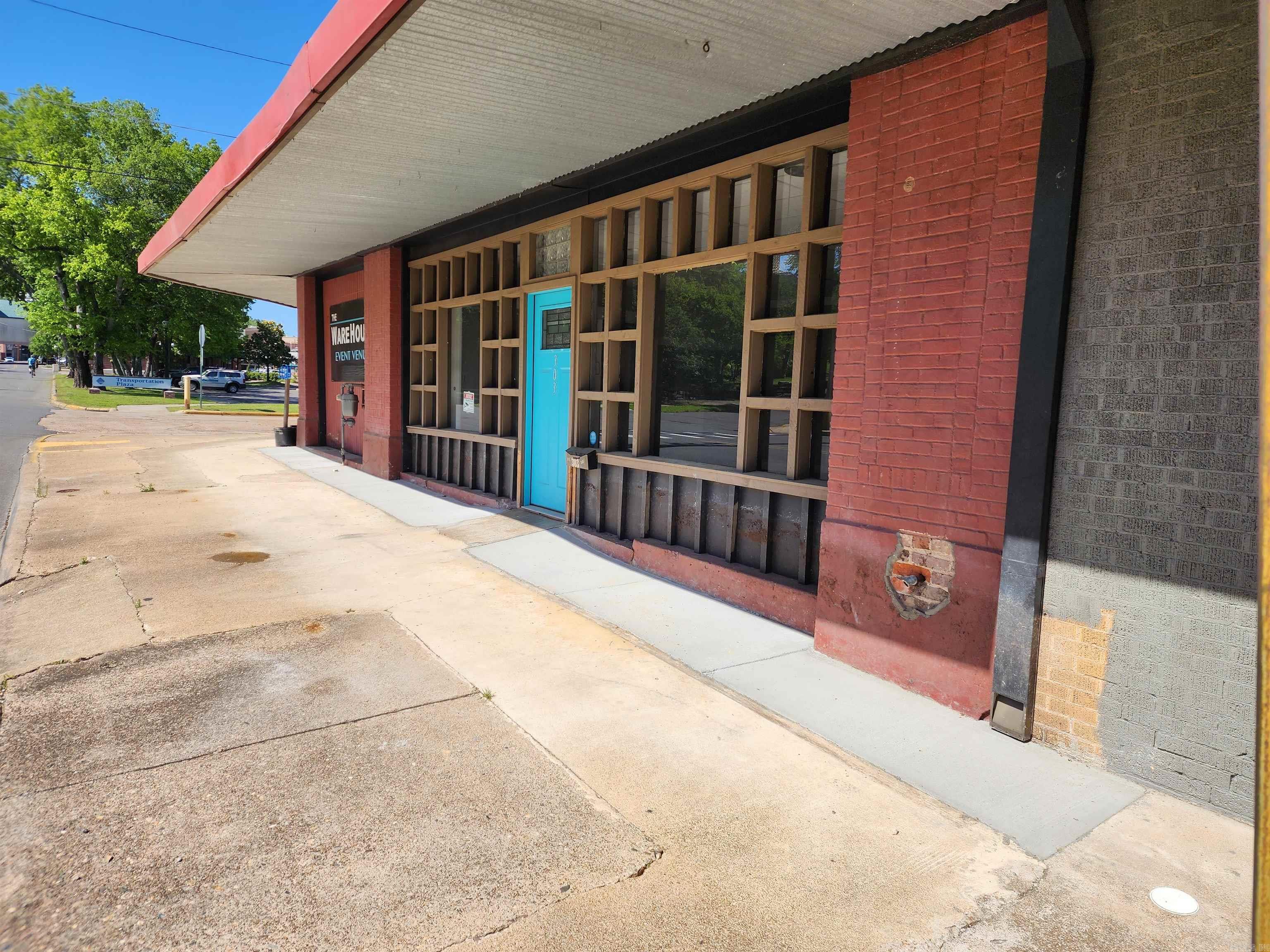 Hs Land & Imp - Commercial Sale