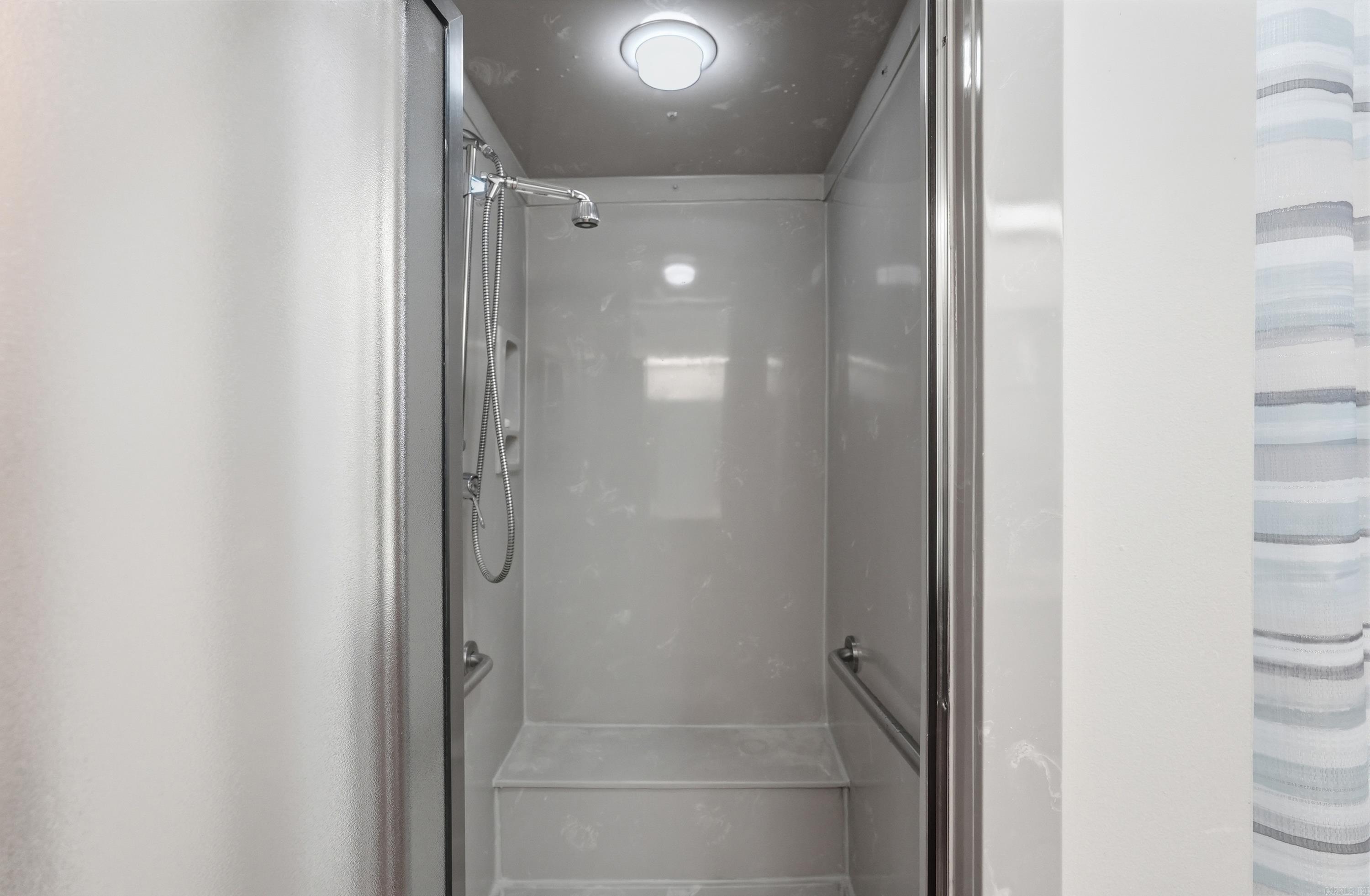 WELLINGTON POINTE - Residential