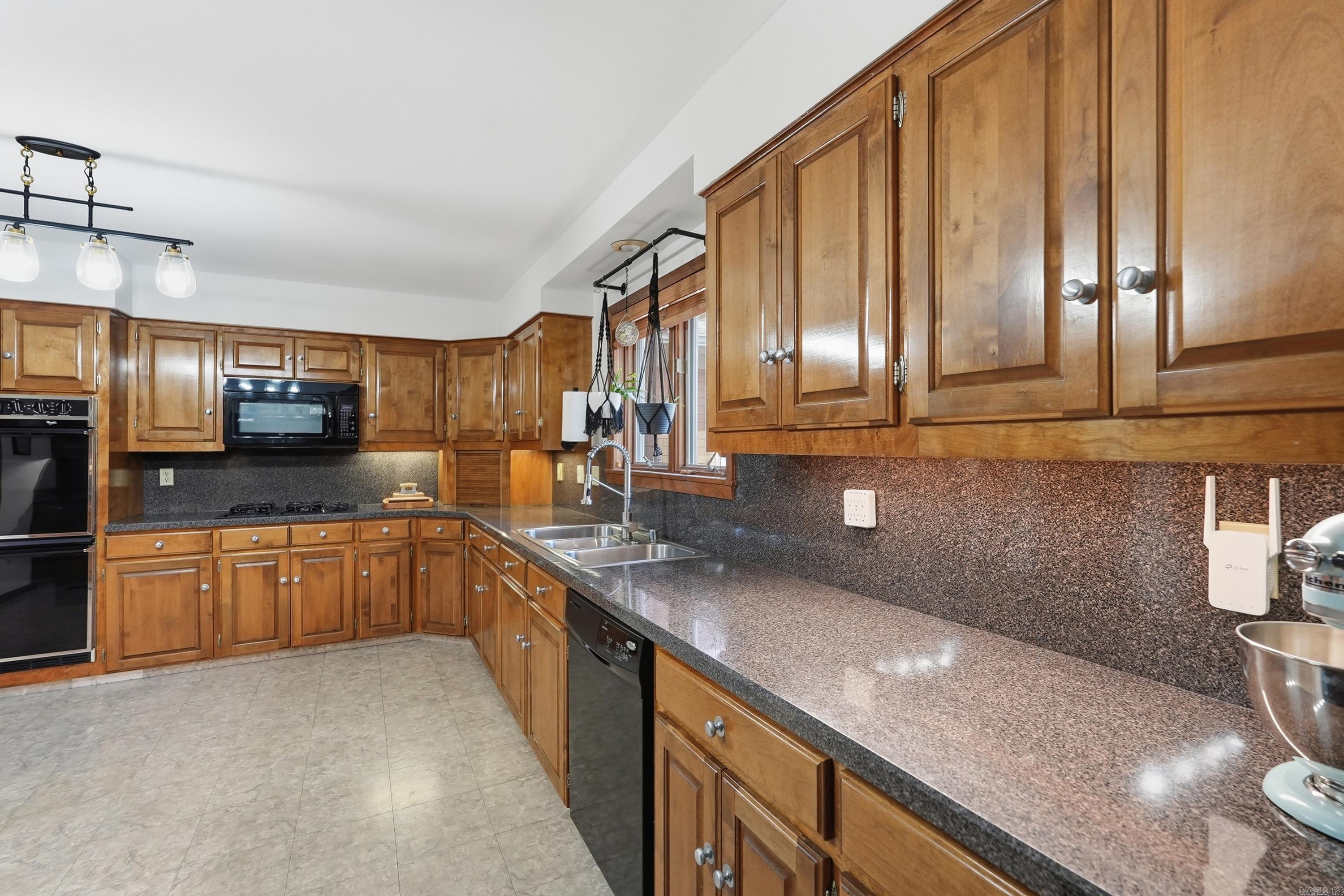 WELLINGTON POINTE - Residential