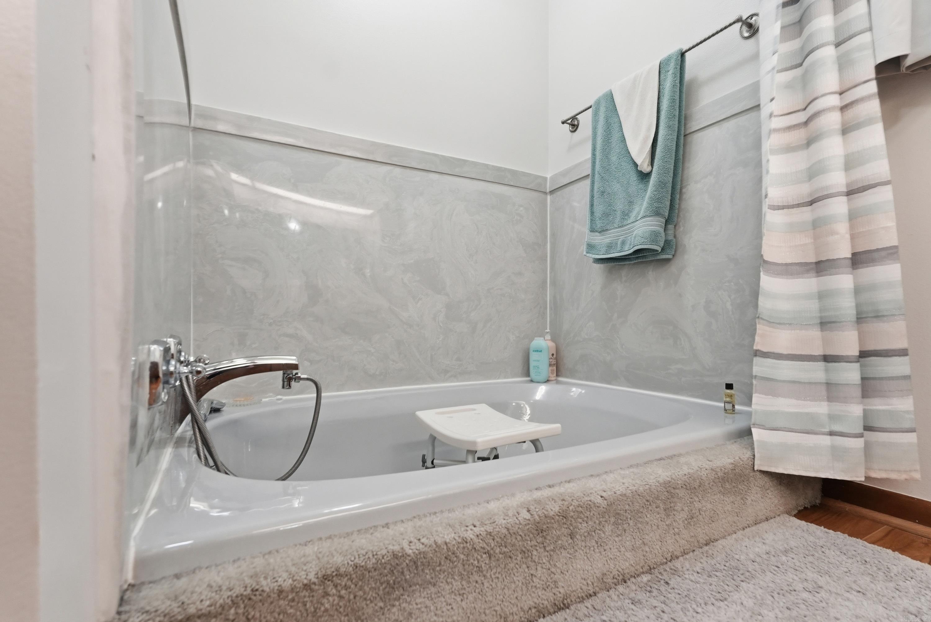 WELLINGTON POINTE - Residential