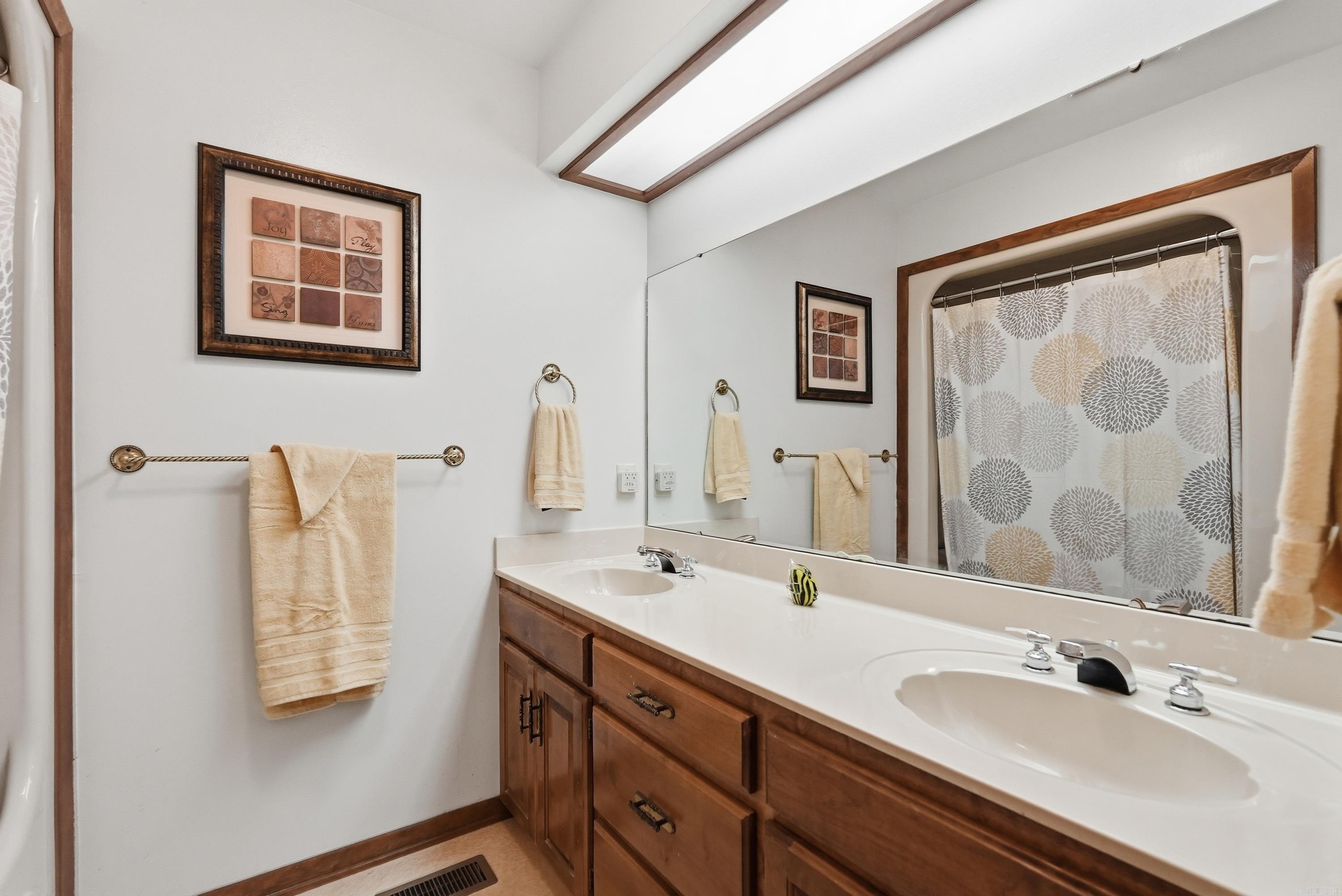 WELLINGTON POINTE - Residential