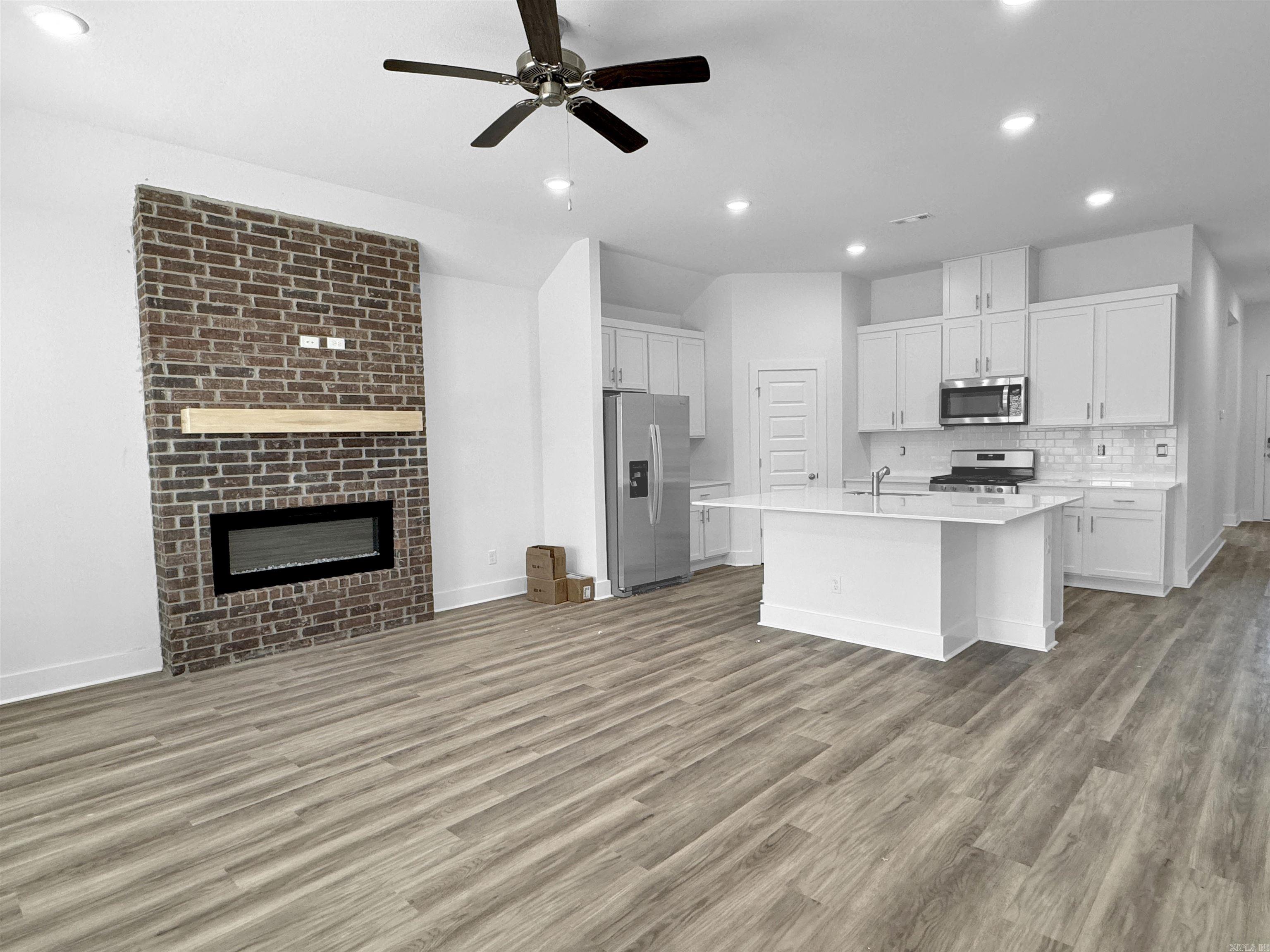 THE RESERVE AT COUNTRY CLUB PHAS - Residential