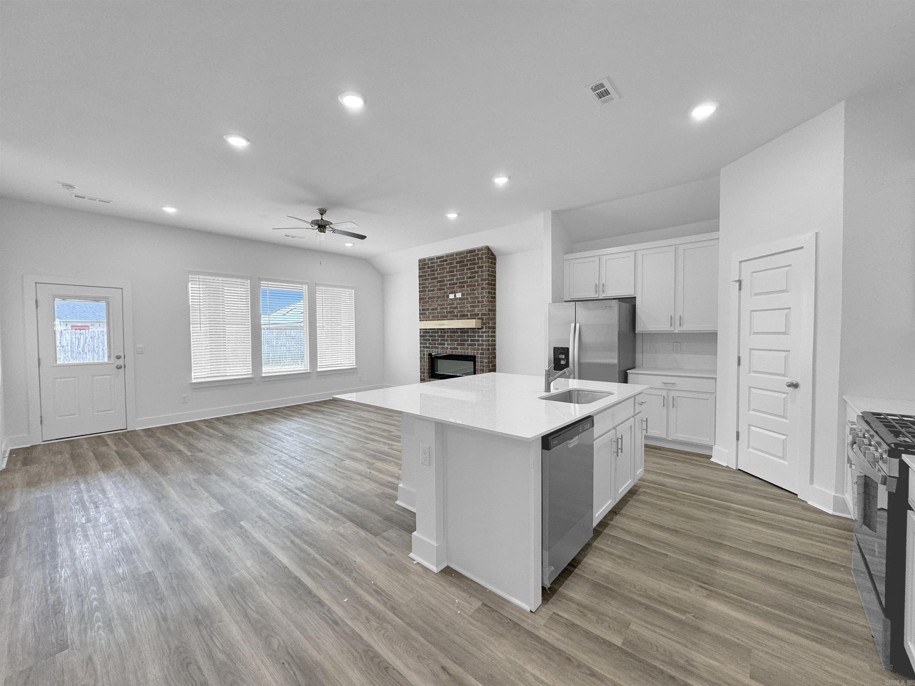 THE RESERVE AT COUNTRY CLUB PHAS - Residential