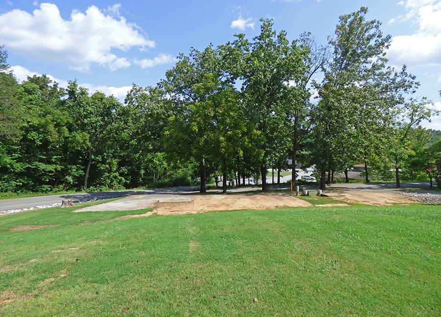 Cherokee Courts - Land