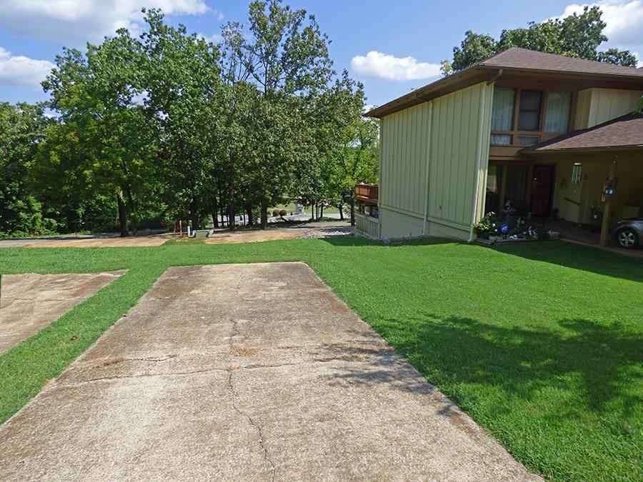 Cherokee Courts - Land