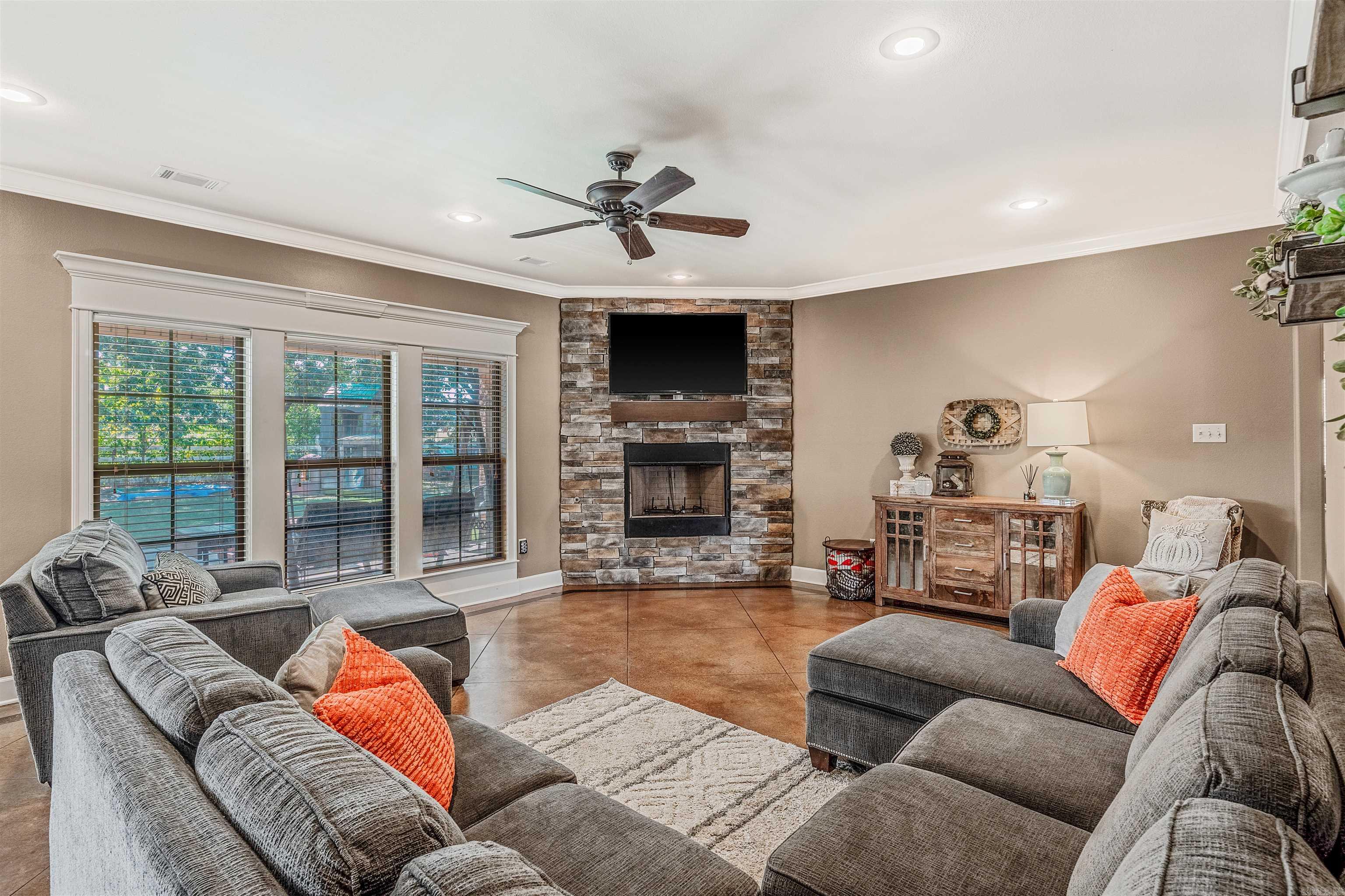 Saddle Creek - Residential