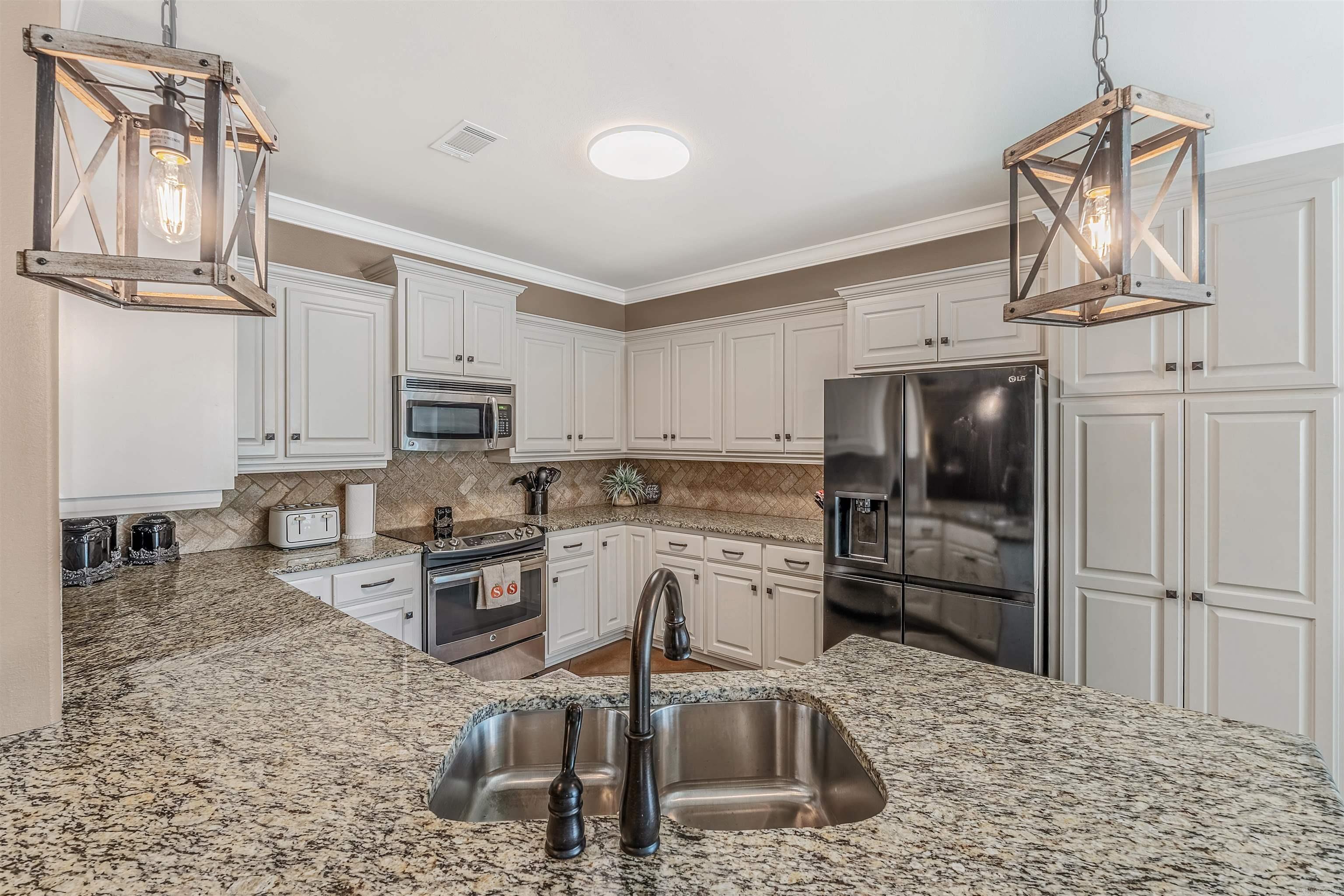 Saddle Creek - Residential