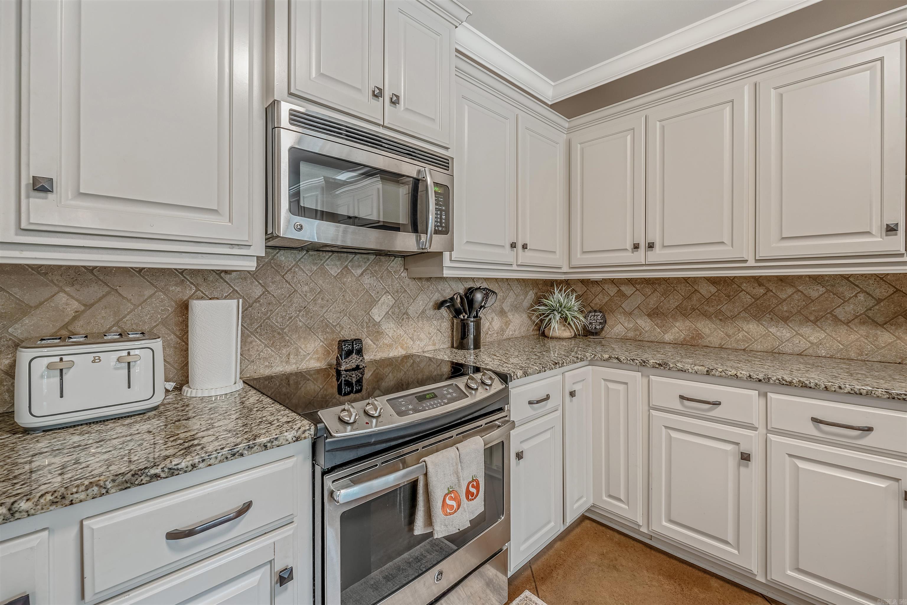 Saddle Creek - Residential