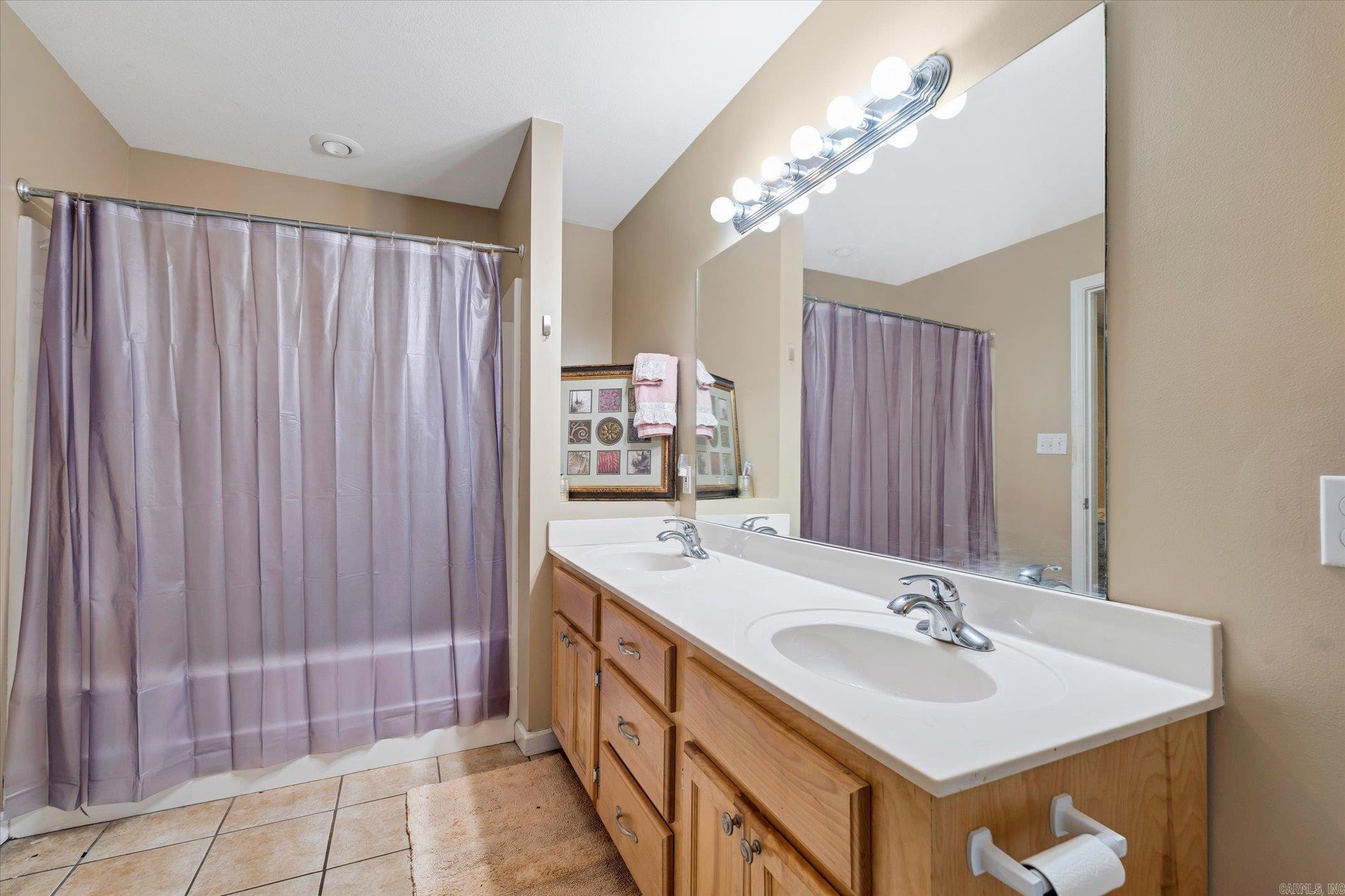 CARRIAGE HILL - Residential