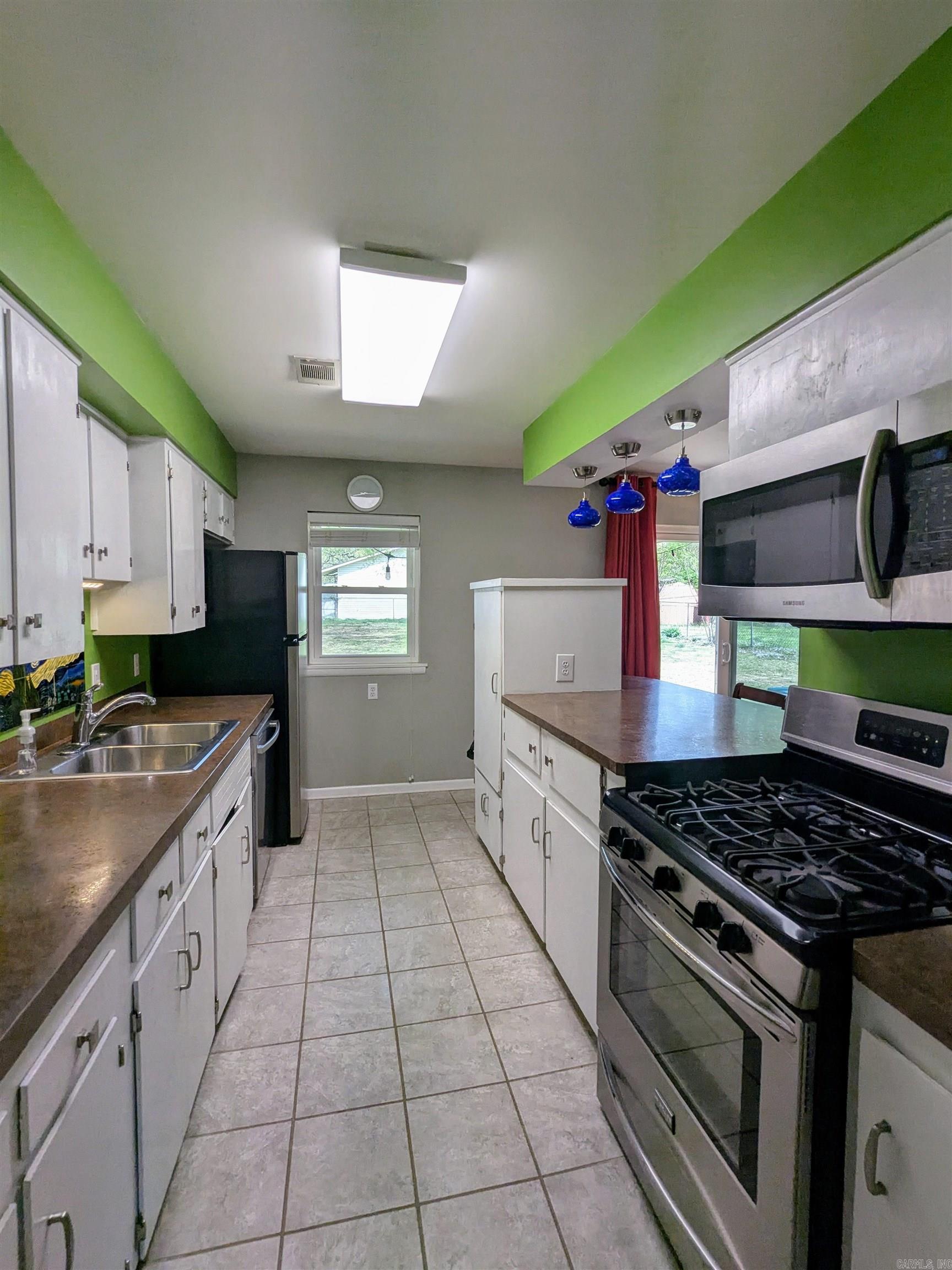 HILLSIDE - Residential