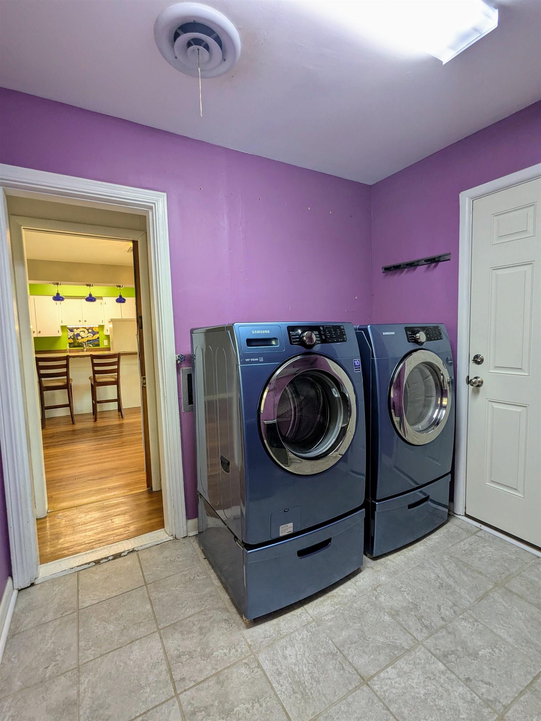 HILLSIDE - Residential