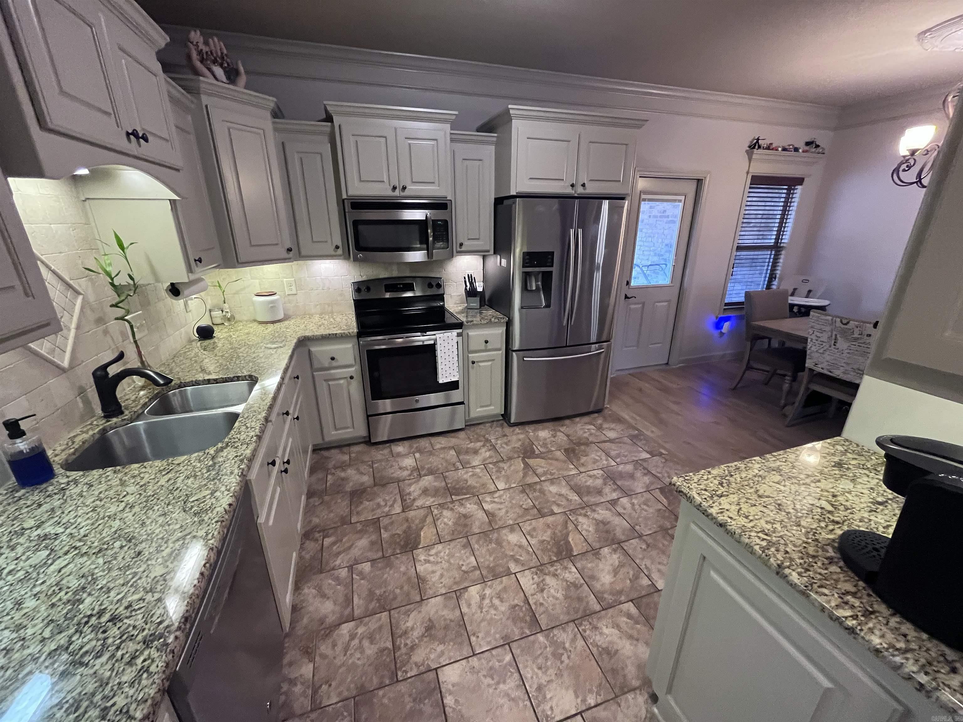 HUNTINGTON PLACE - Residential Lease