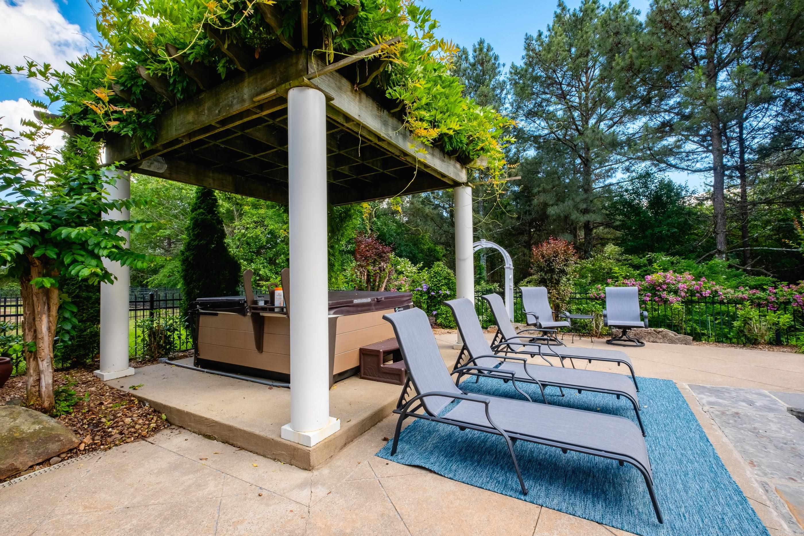 SHADY VALLEY - Residential