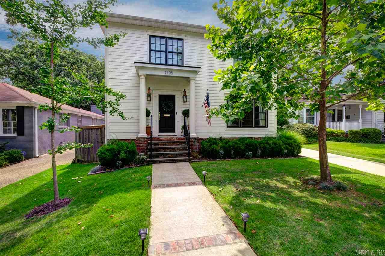 Custom built Heights home! 9 ft ceilings on 1st/2nd flrs. Site fin hrdwds on main. Chefs kit w/cust cabs, quartz cntps, farmhouse sink, Thermador appliances, lrg island/bar w/2nd sink. Kit opens to liv w/a gas log frplc. Dining & office. 5 BRs up w/3 full baths. Lrg master suite w/enviable BA, sep shower/tub, 2 sinks, lrg closet w/add washer/dryer. Home wired w/speakers. Outside has impecable landscaping, detached gar w/golf cart storage, electric gate & patio. Home has been featured in At Home in Arkansas.