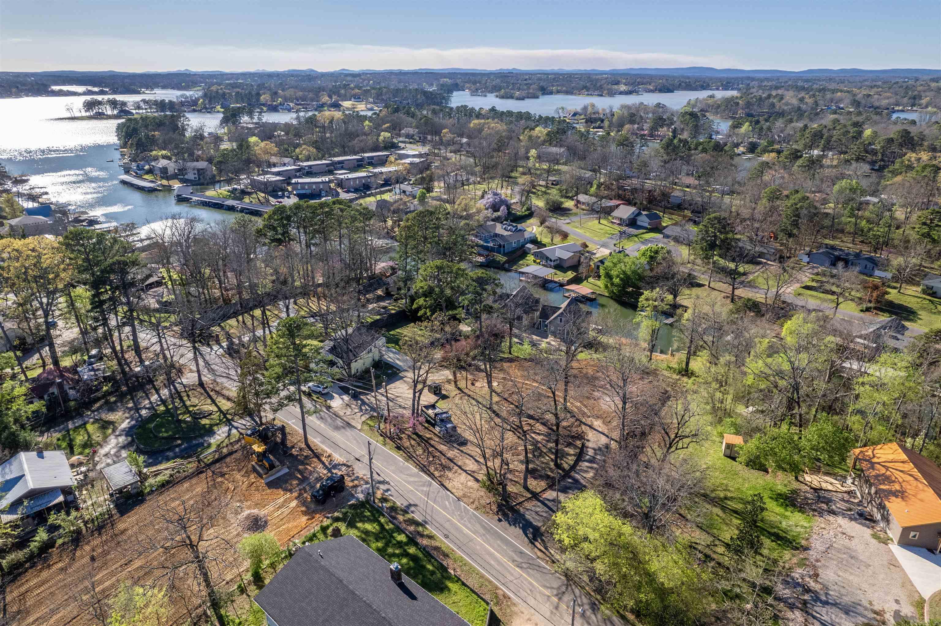 LAKEYS LAKE FRONT - Land