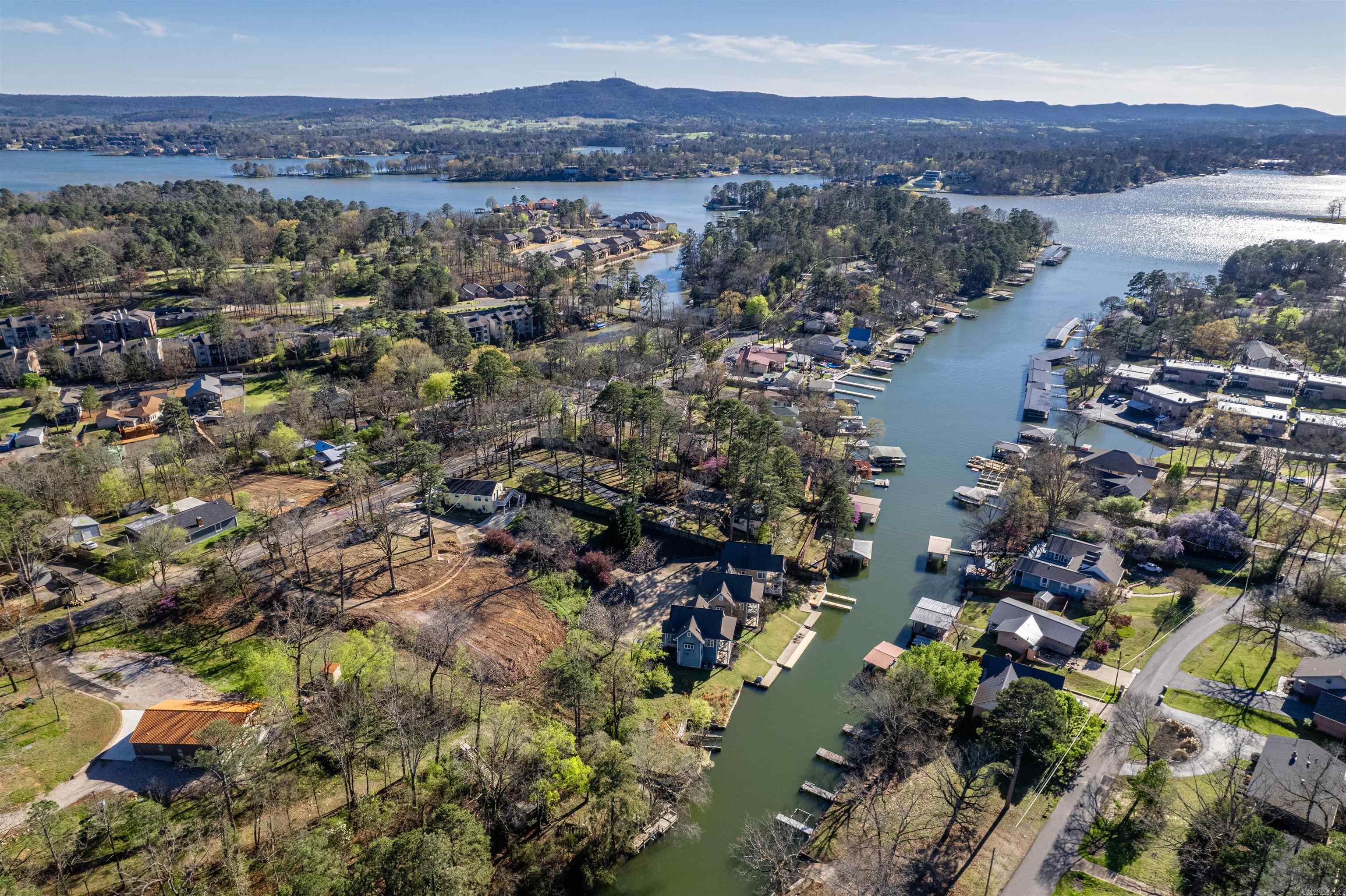 LAKEYS LAKE FRONT - Land