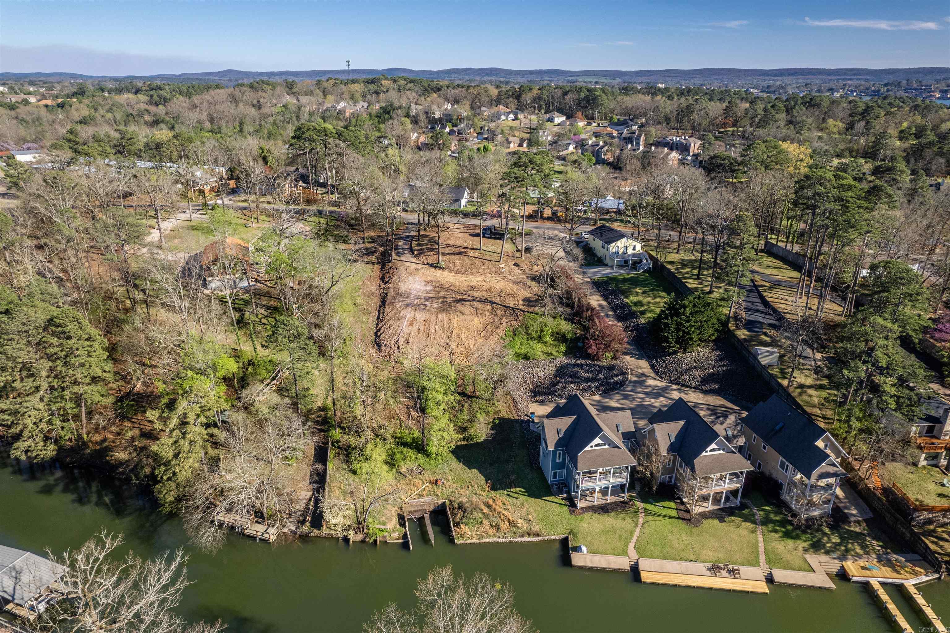 LAKEYS LAKE FRONT - Land