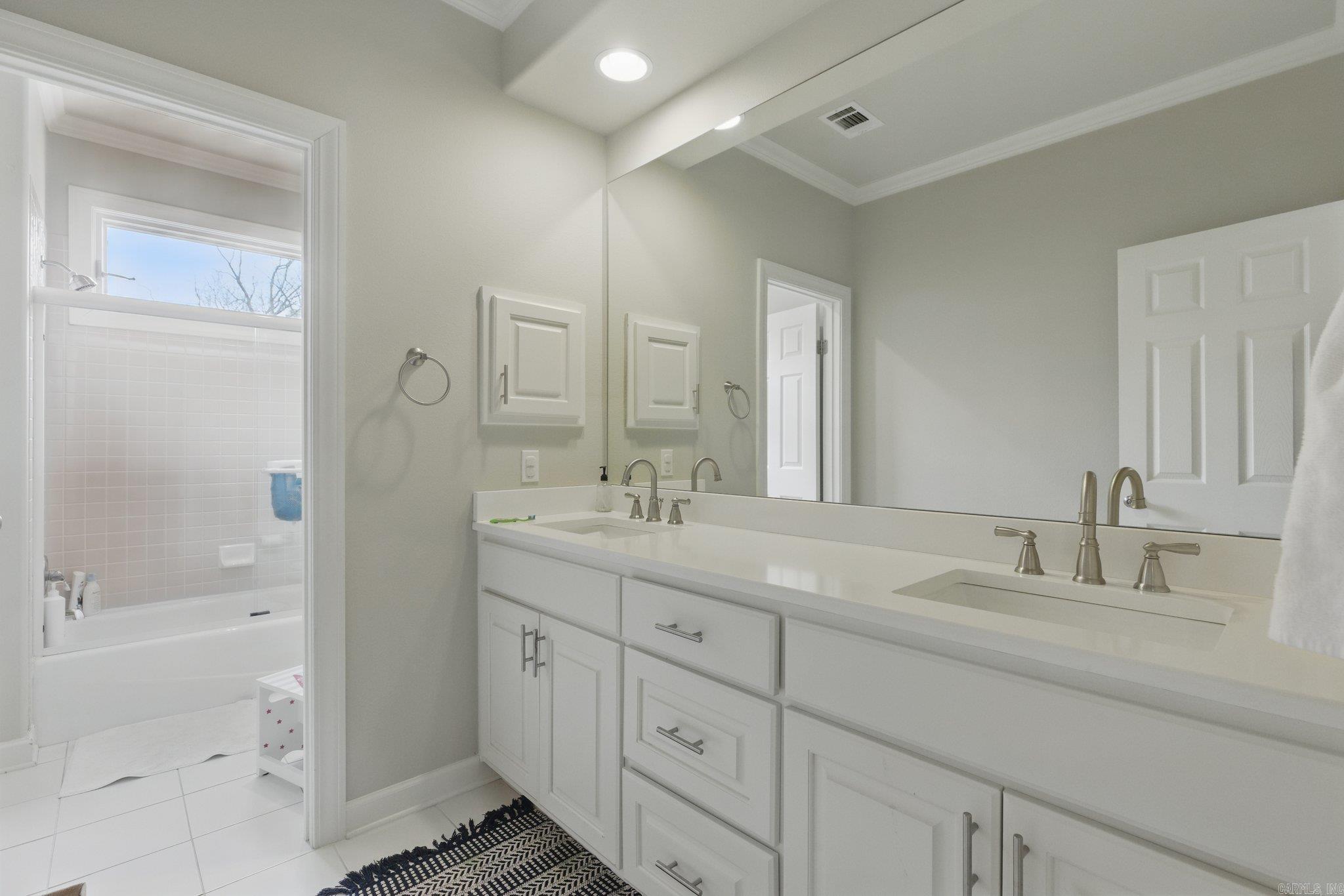 LONGLEA - Residential