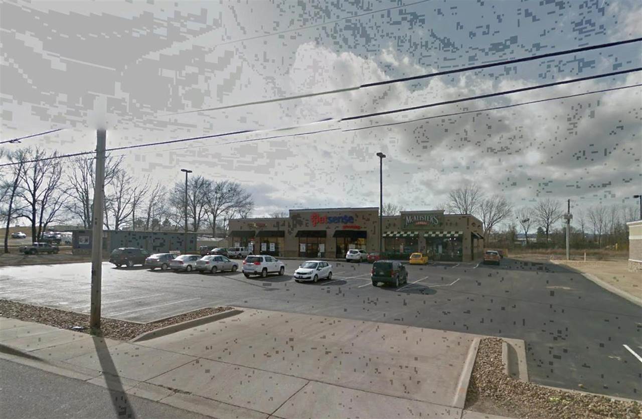 Retail center consisting of 3 tenants, 100% occupied with 8.56 cap rate.