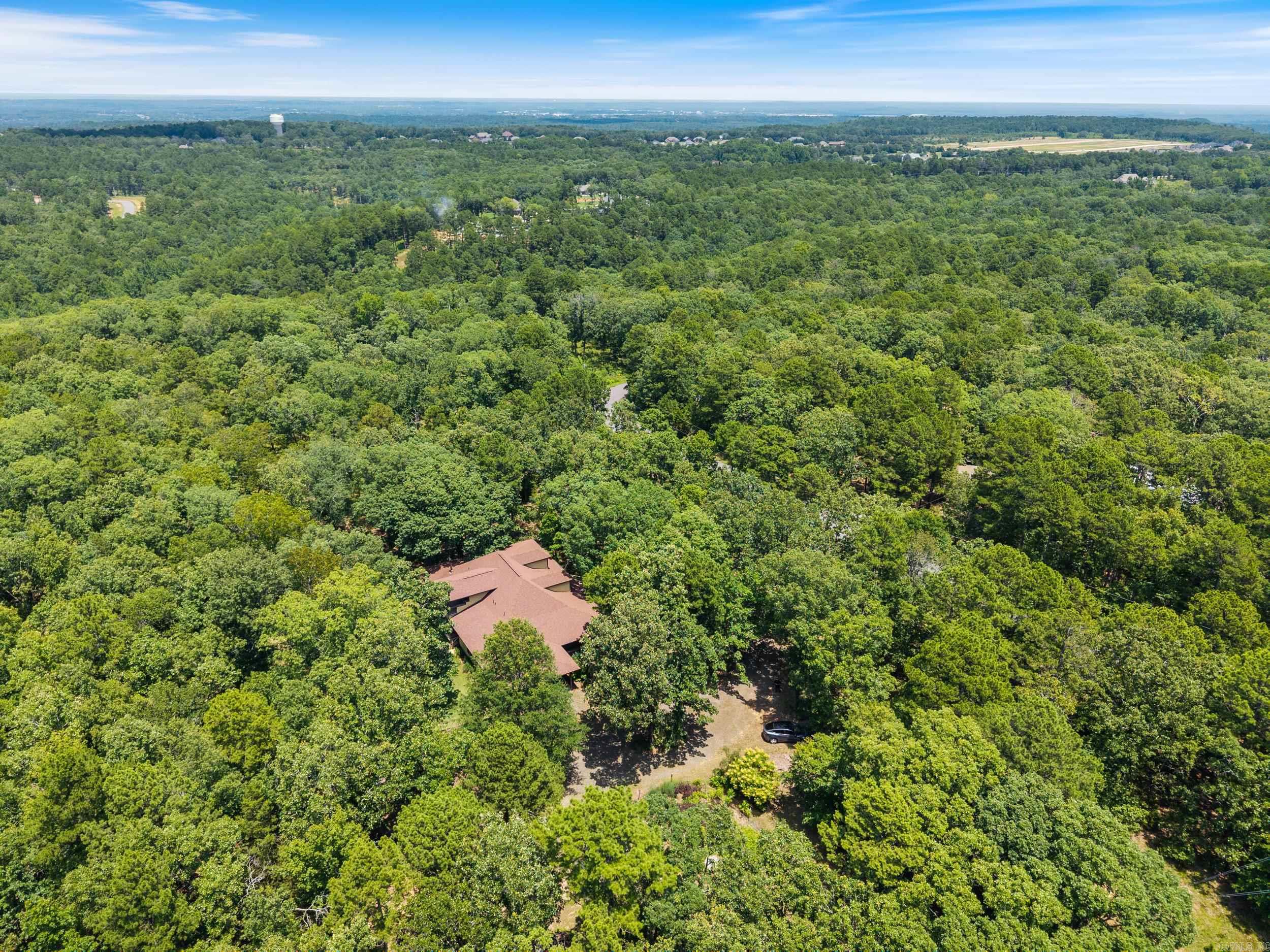 OLD MILL POND ROUND MOUNTAIN - Residential