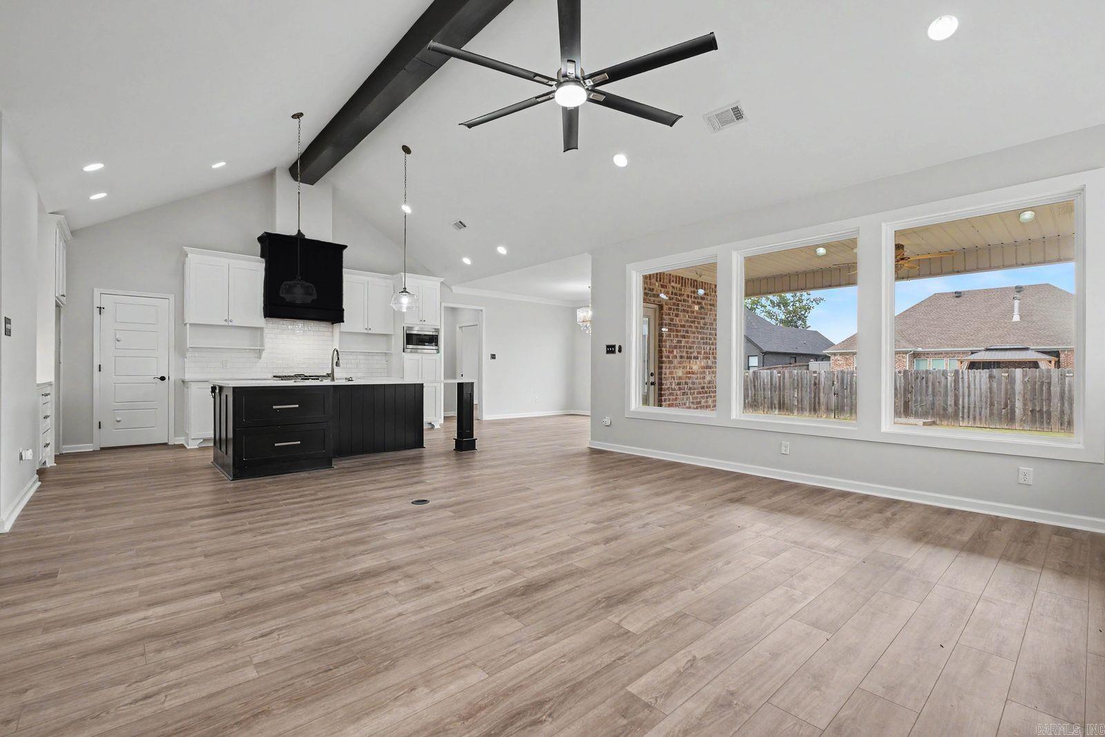THE WOODS OF HURRICANE LAKE ESTA - Residential