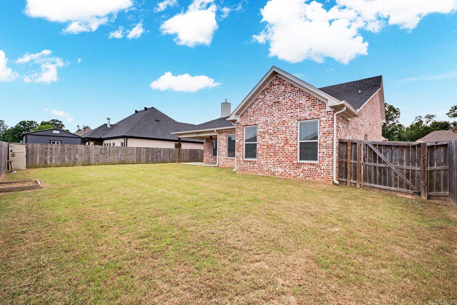 THE WOODS OF HURRICANE LAKE ESTA - Residential