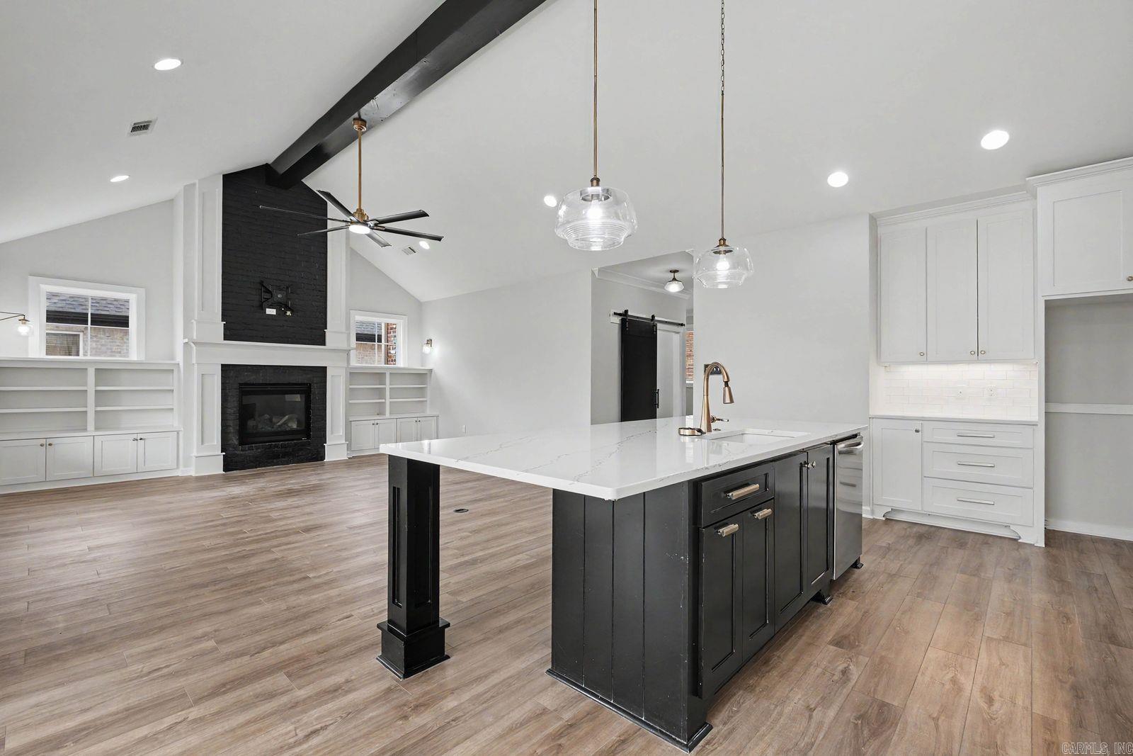 THE WOODS OF HURRICANE LAKE ESTA - Residential