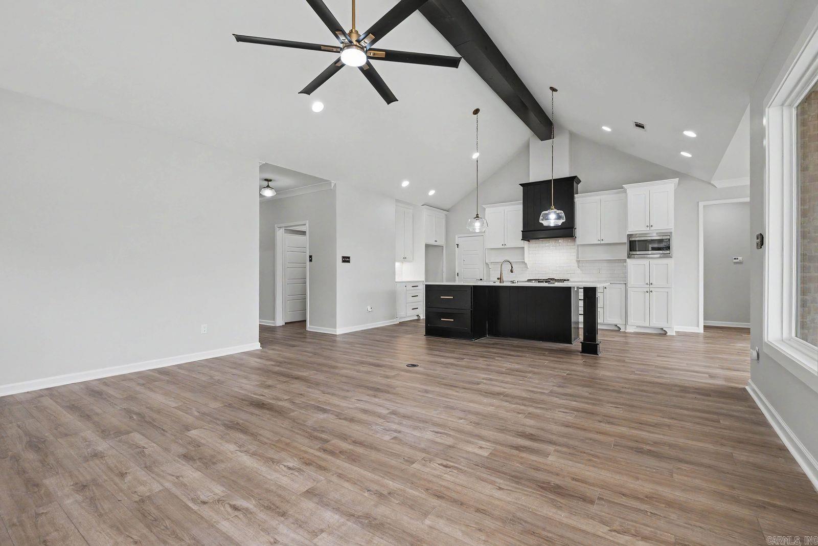 THE WOODS OF HURRICANE LAKE ESTA - Residential