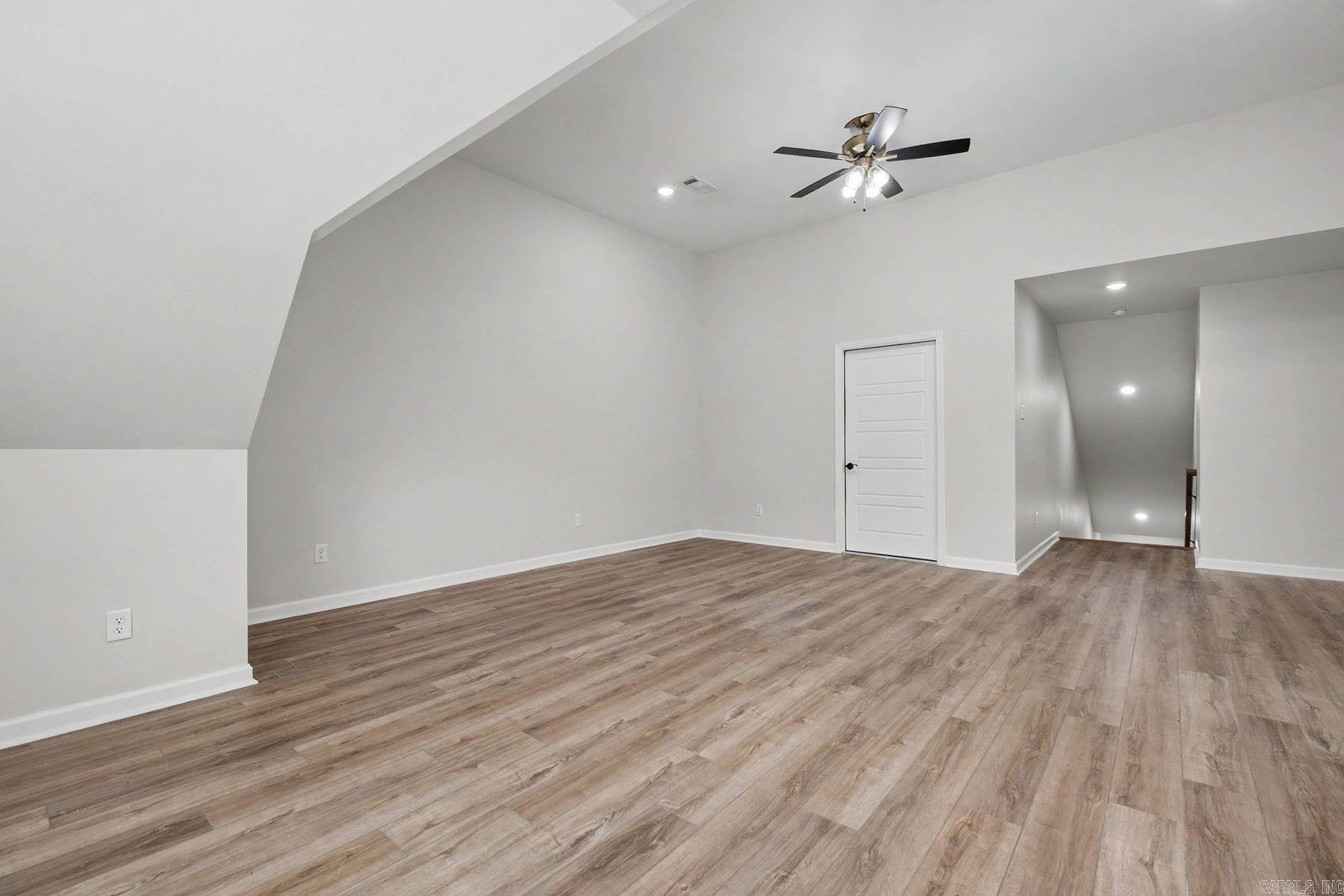 THE WOODS OF HURRICANE LAKE ESTA - Residential