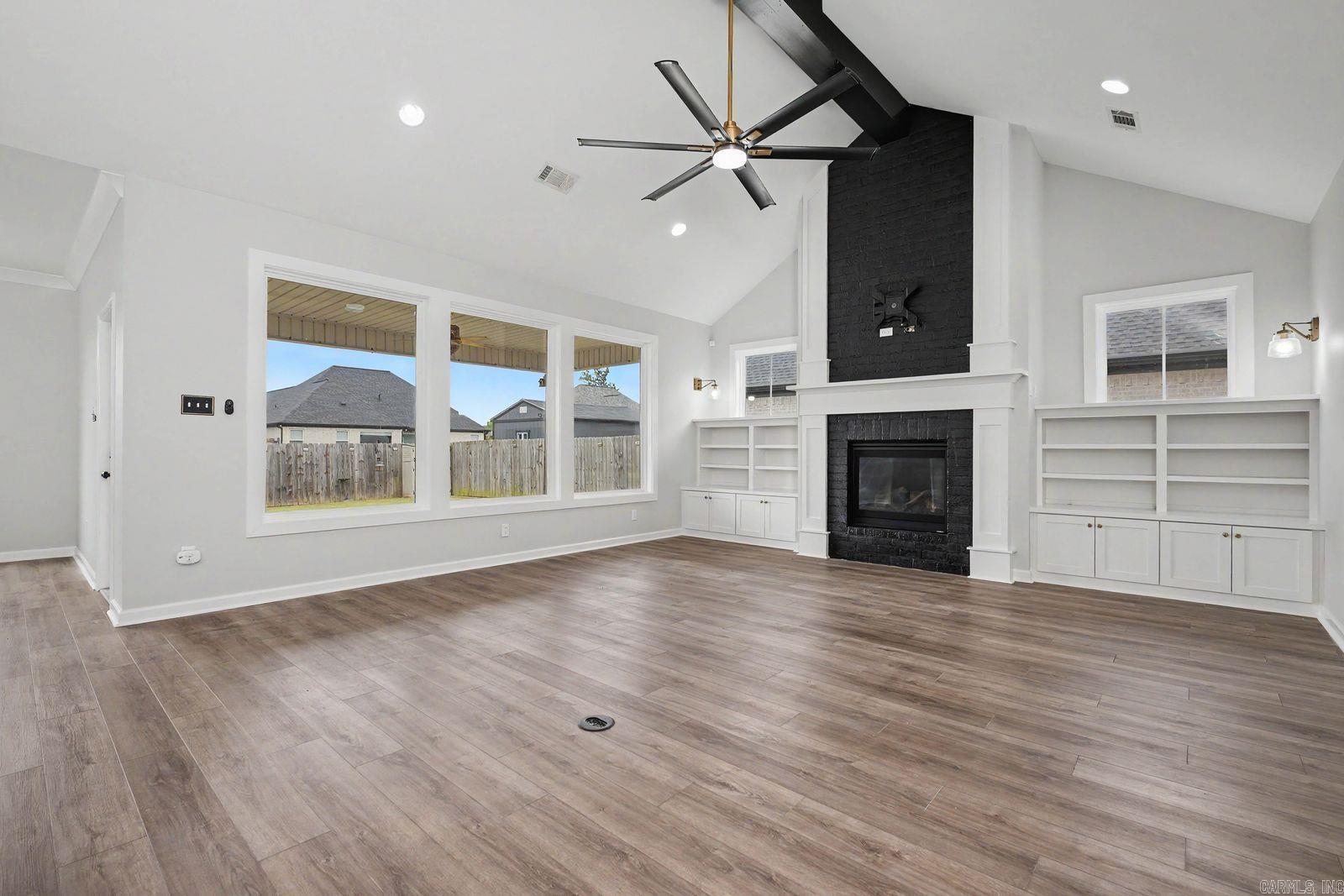 THE WOODS OF HURRICANE LAKE ESTA - Residential