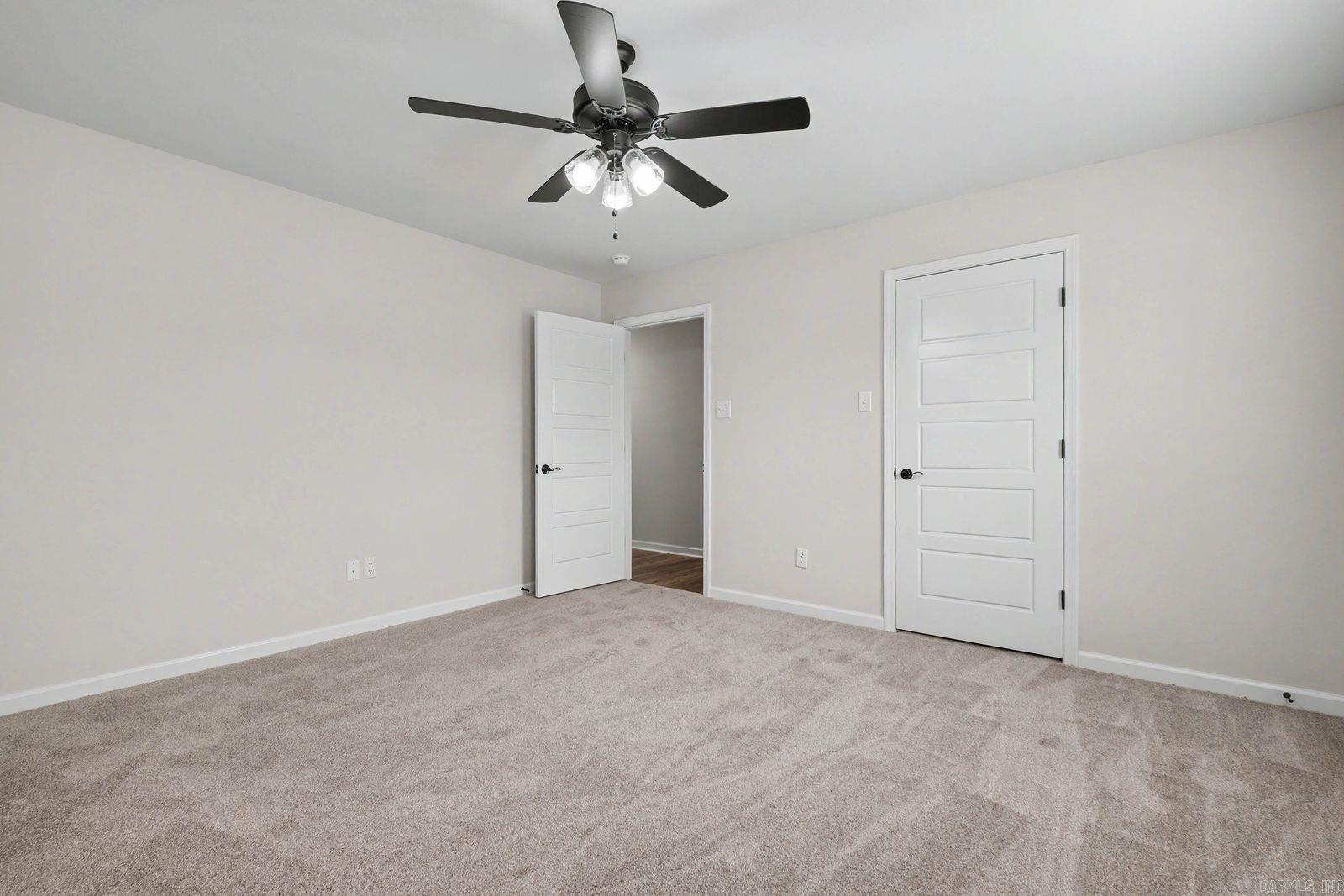 THE WOODS OF HURRICANE LAKE ESTA - Residential
