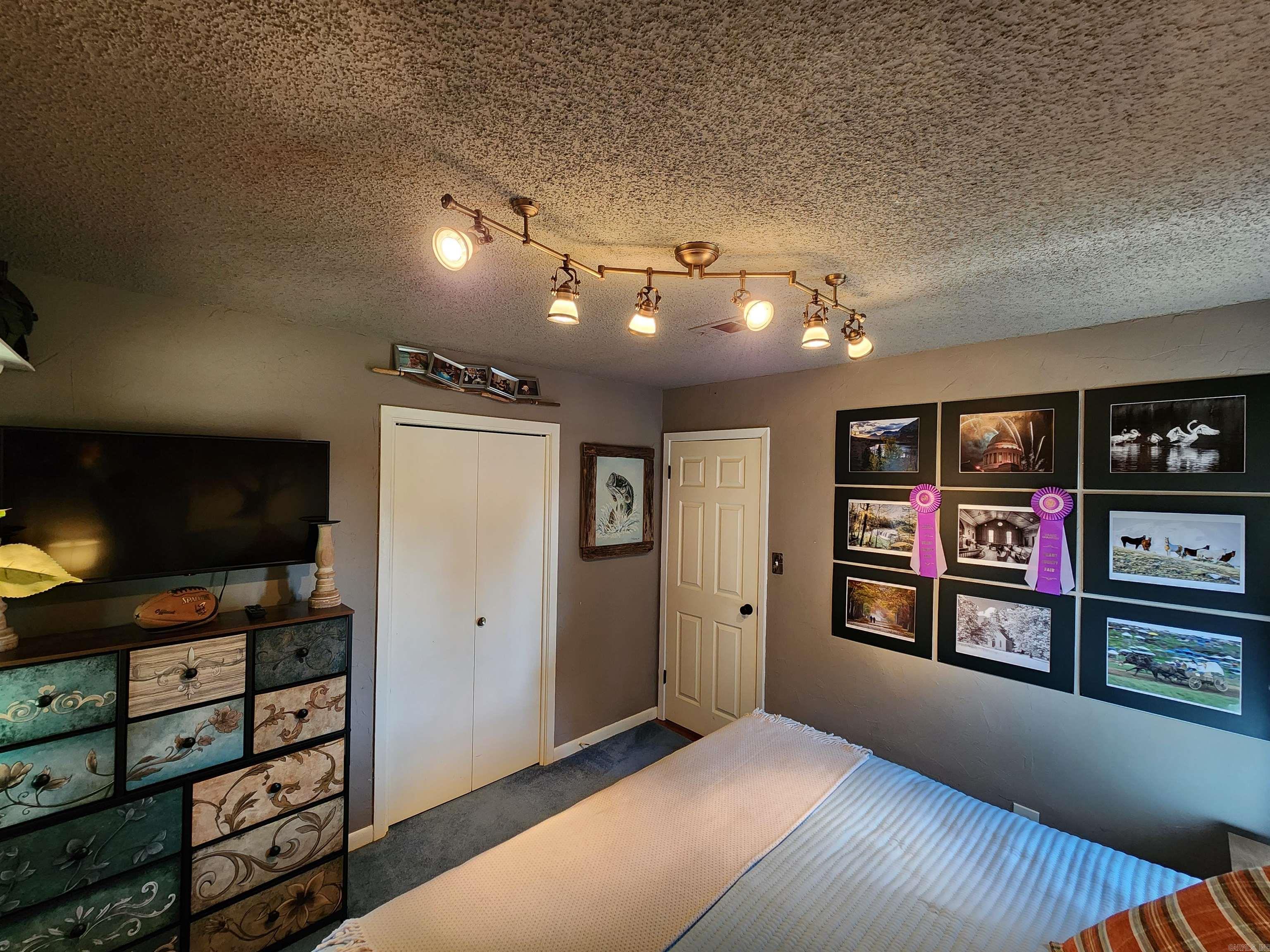 Lowe - Residential