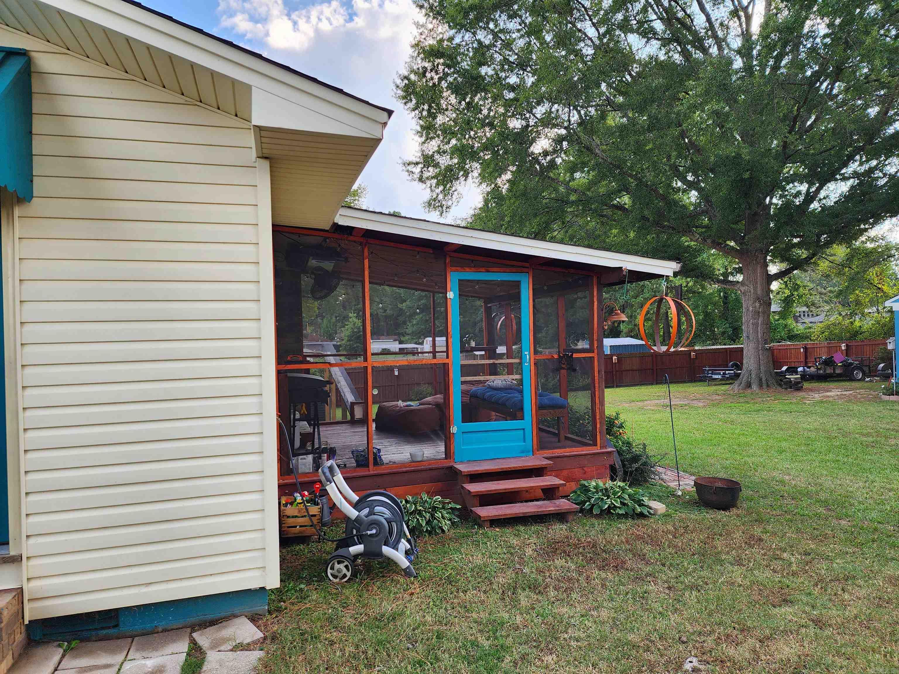 Lowe - Residential