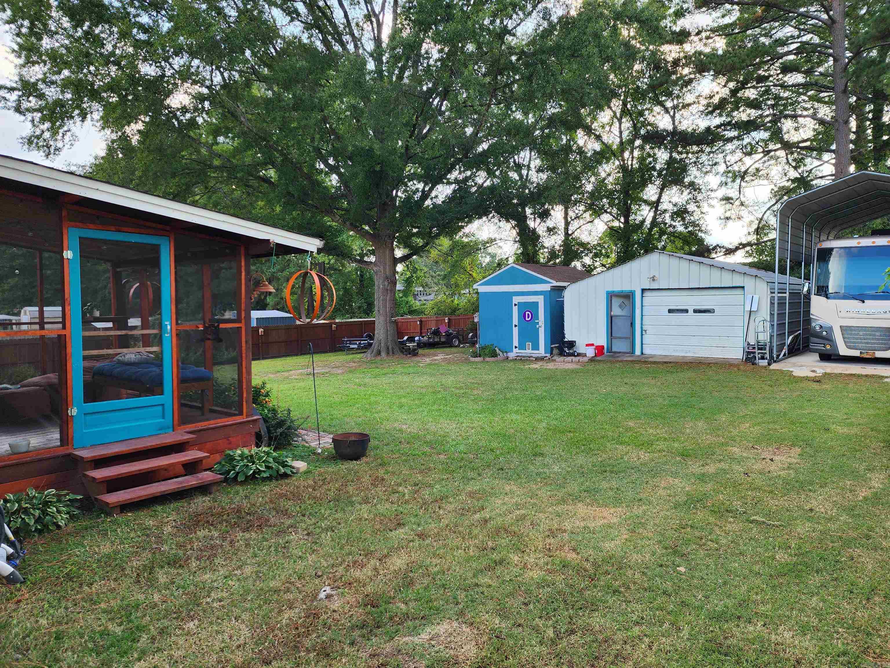 Lowe - Residential