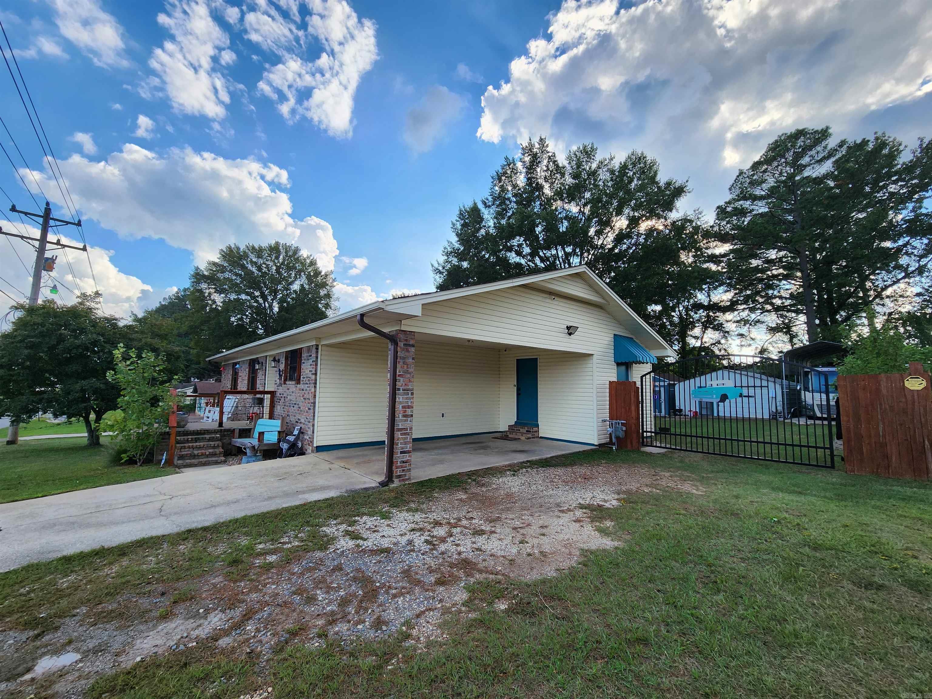 Lowe - Residential