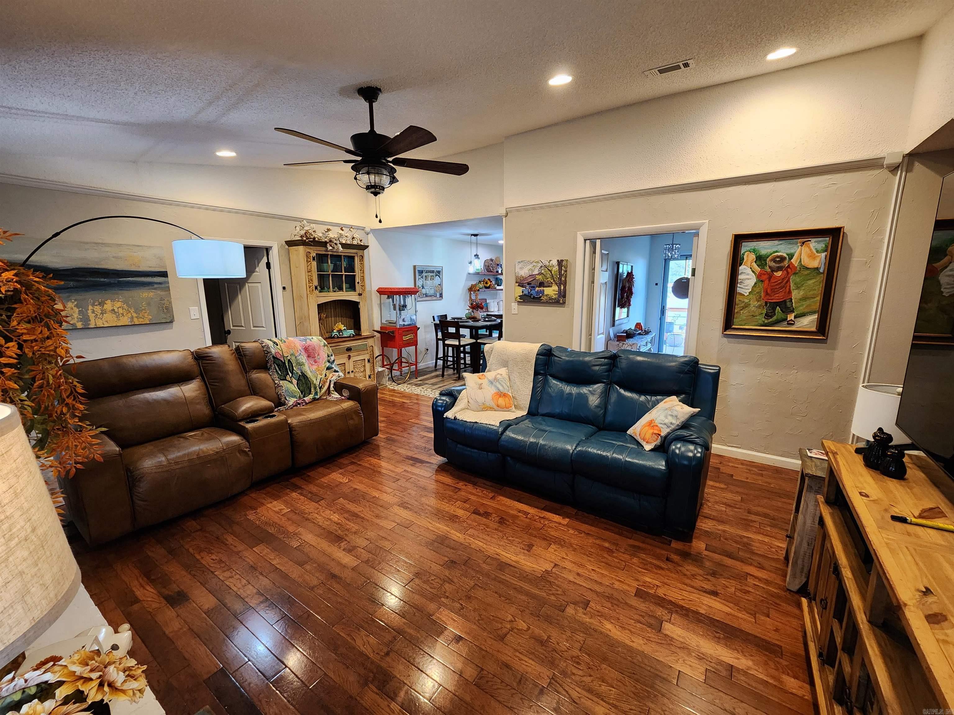 Lowe - Residential