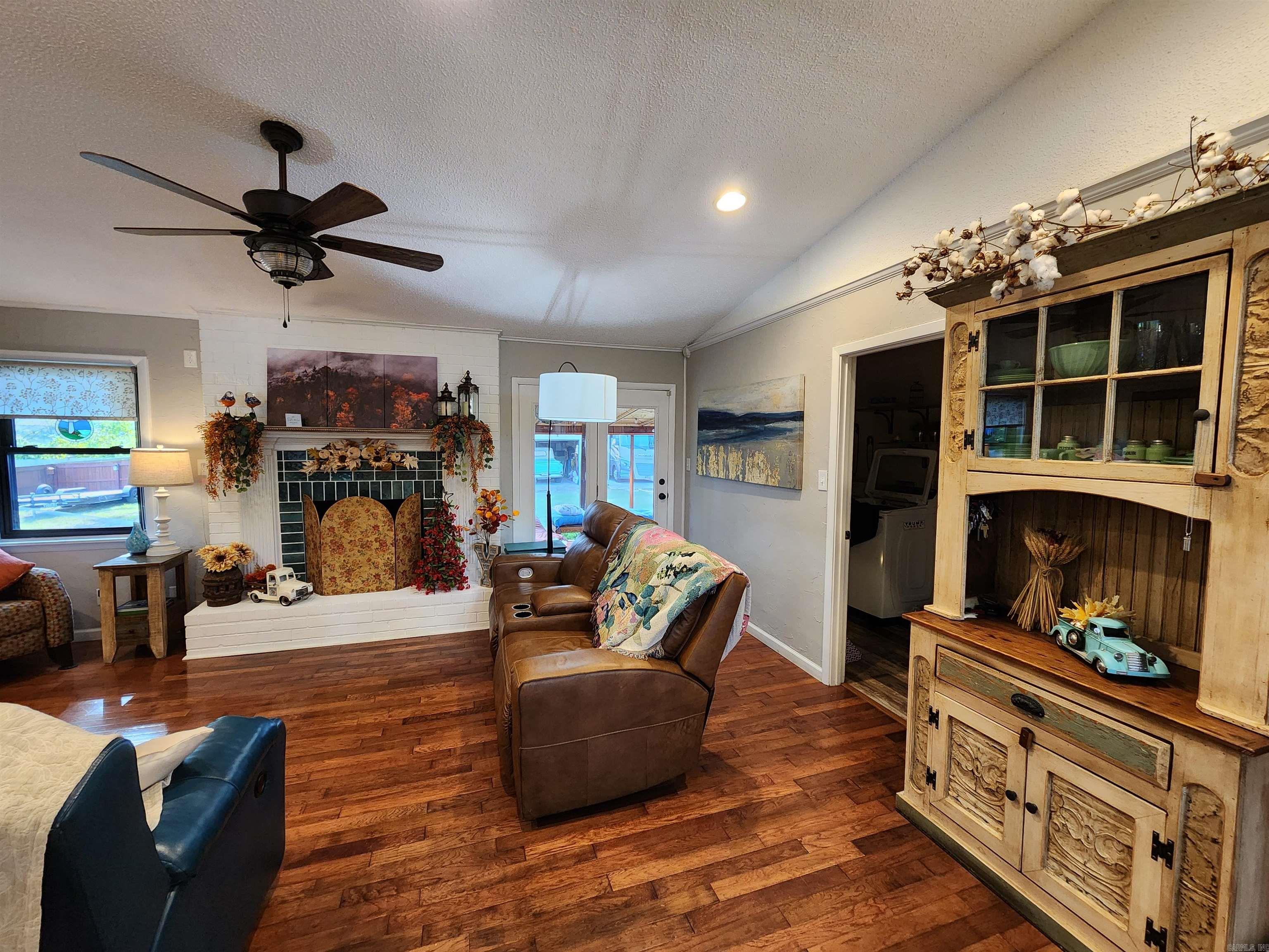 Lowe - Residential