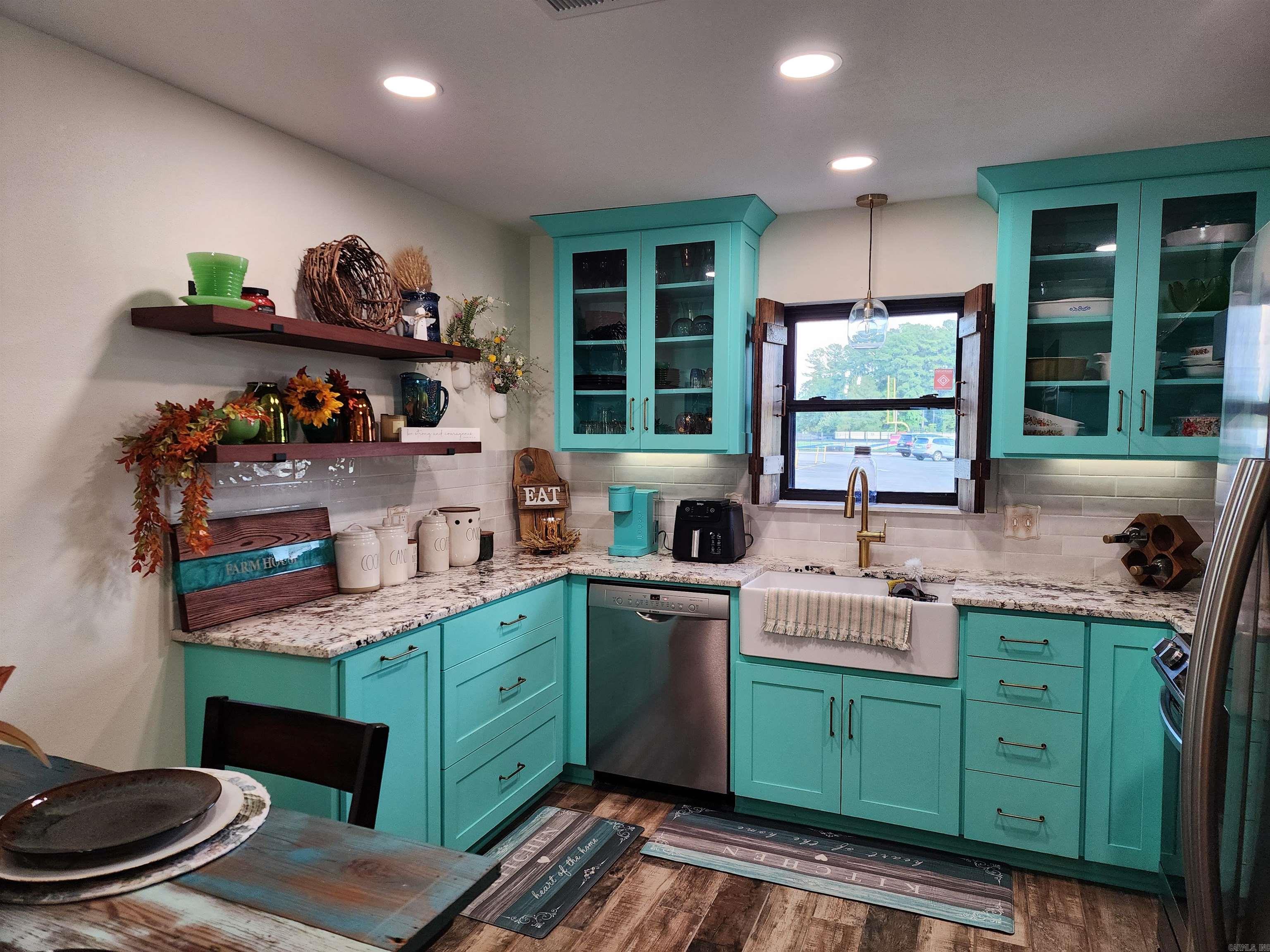 Lowe - Residential