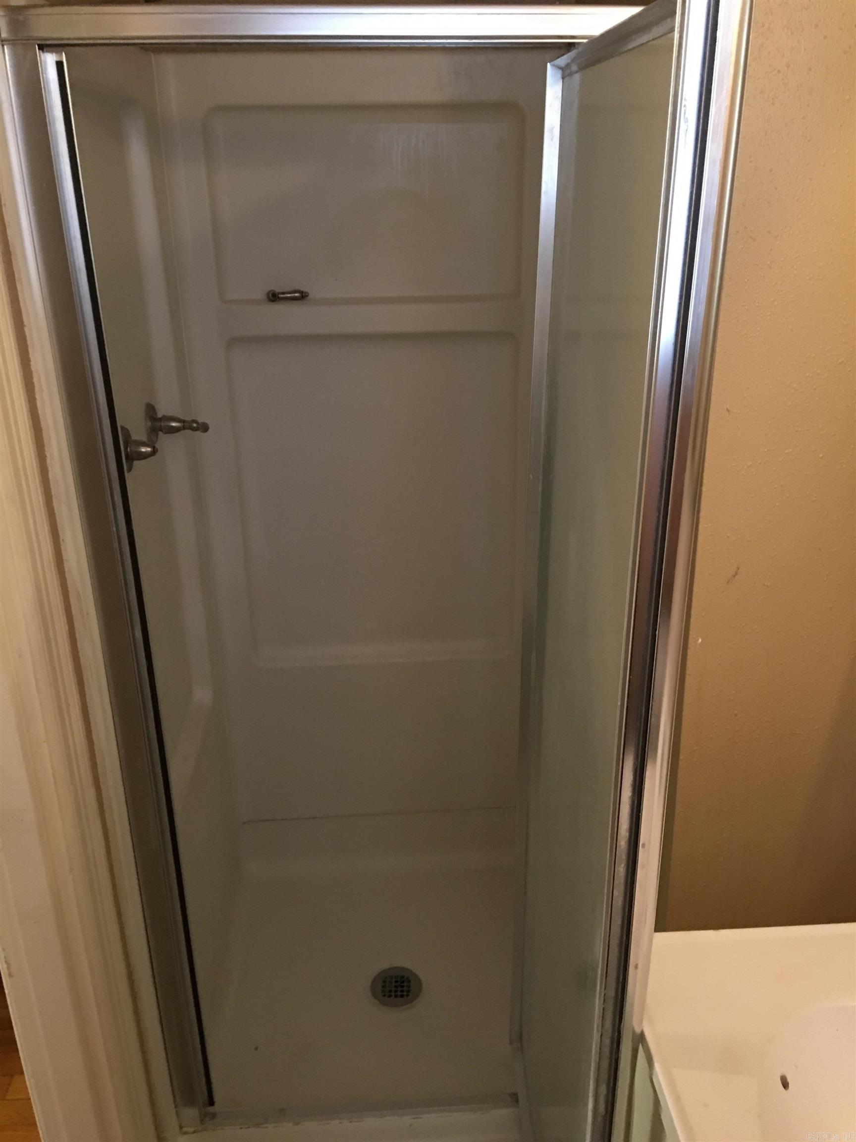 OAK FOREST - Residential Lease