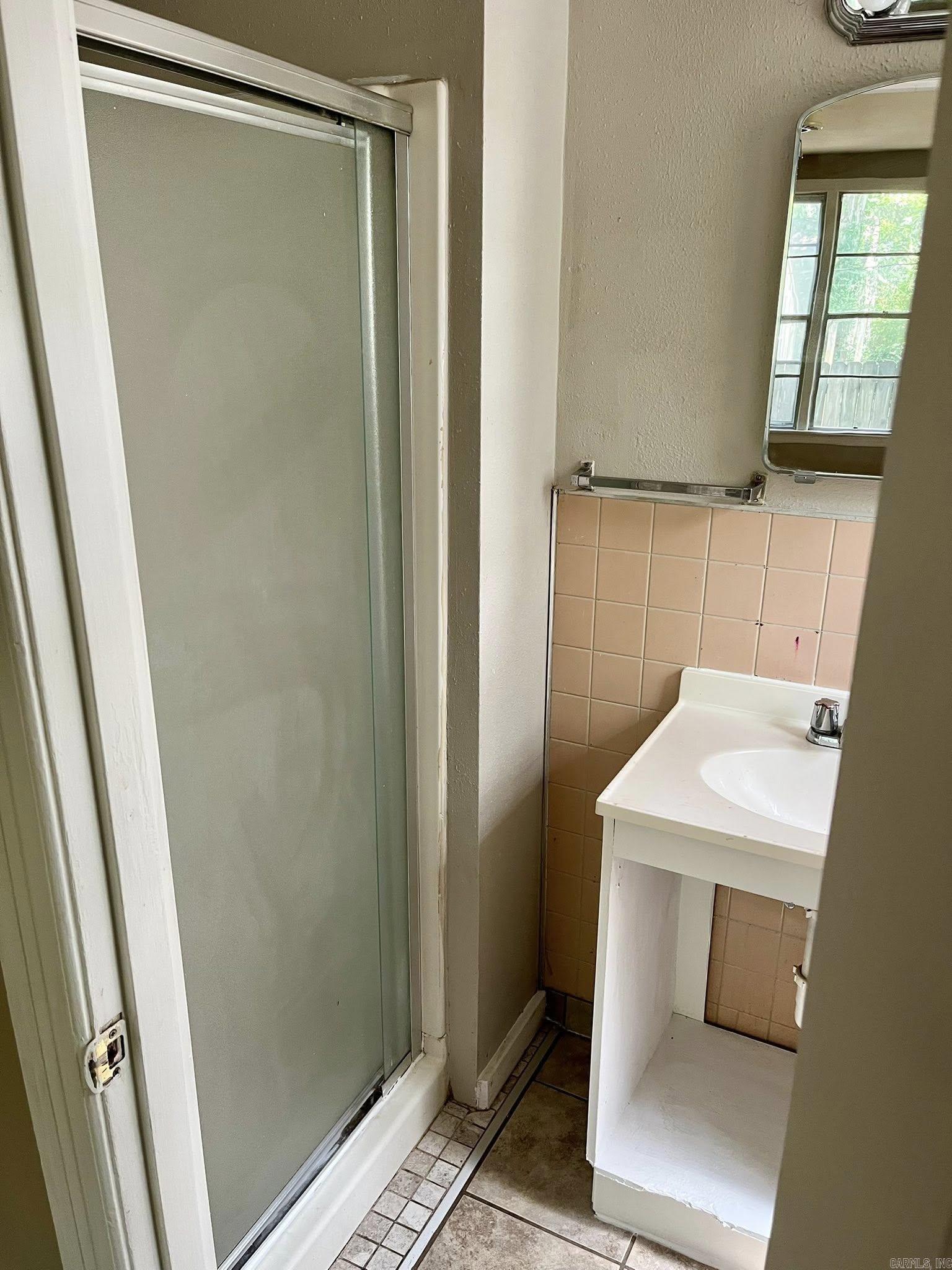 OAK FOREST - Residential Lease