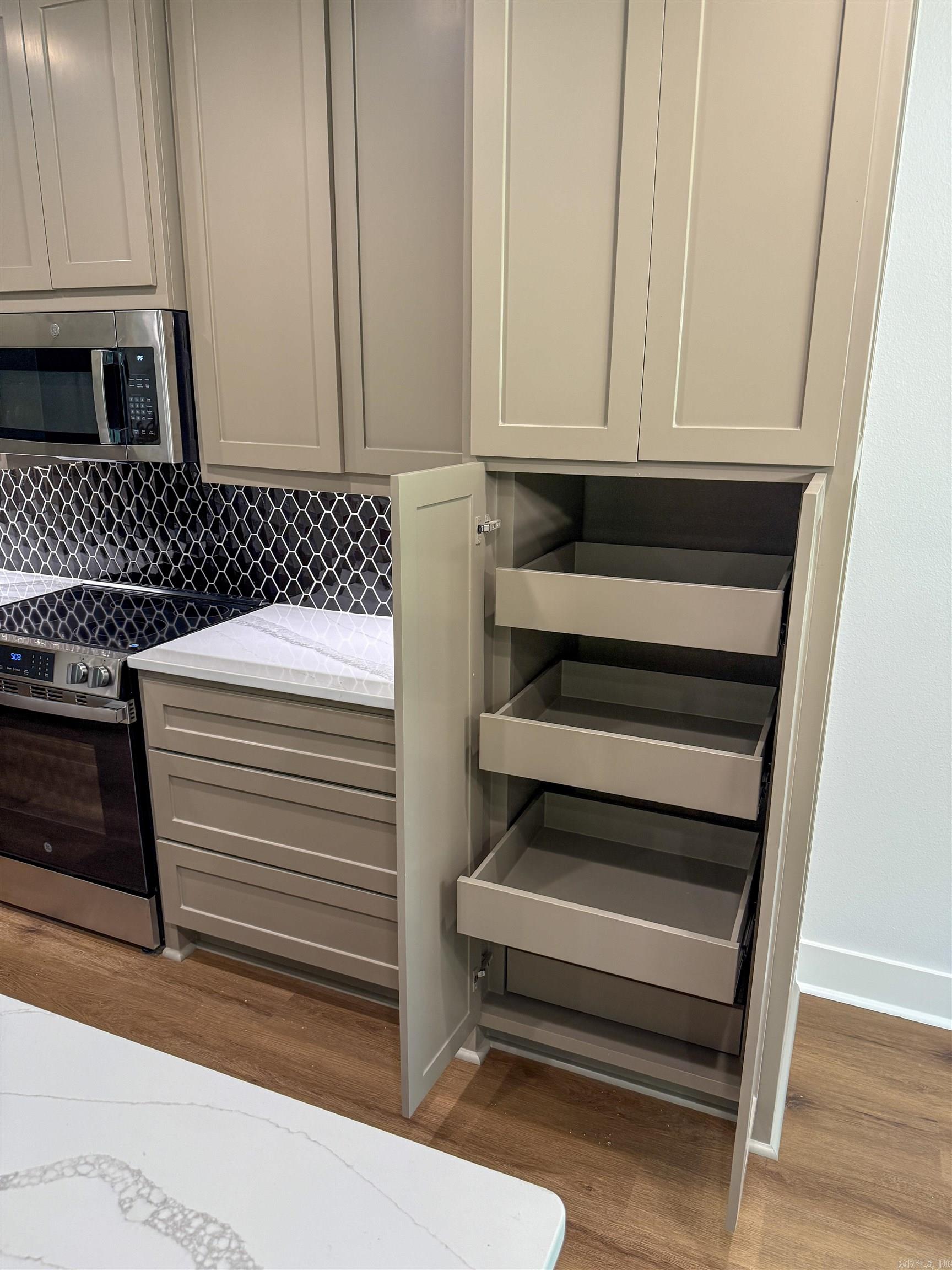 FOXWOOD GARDENS - Residential