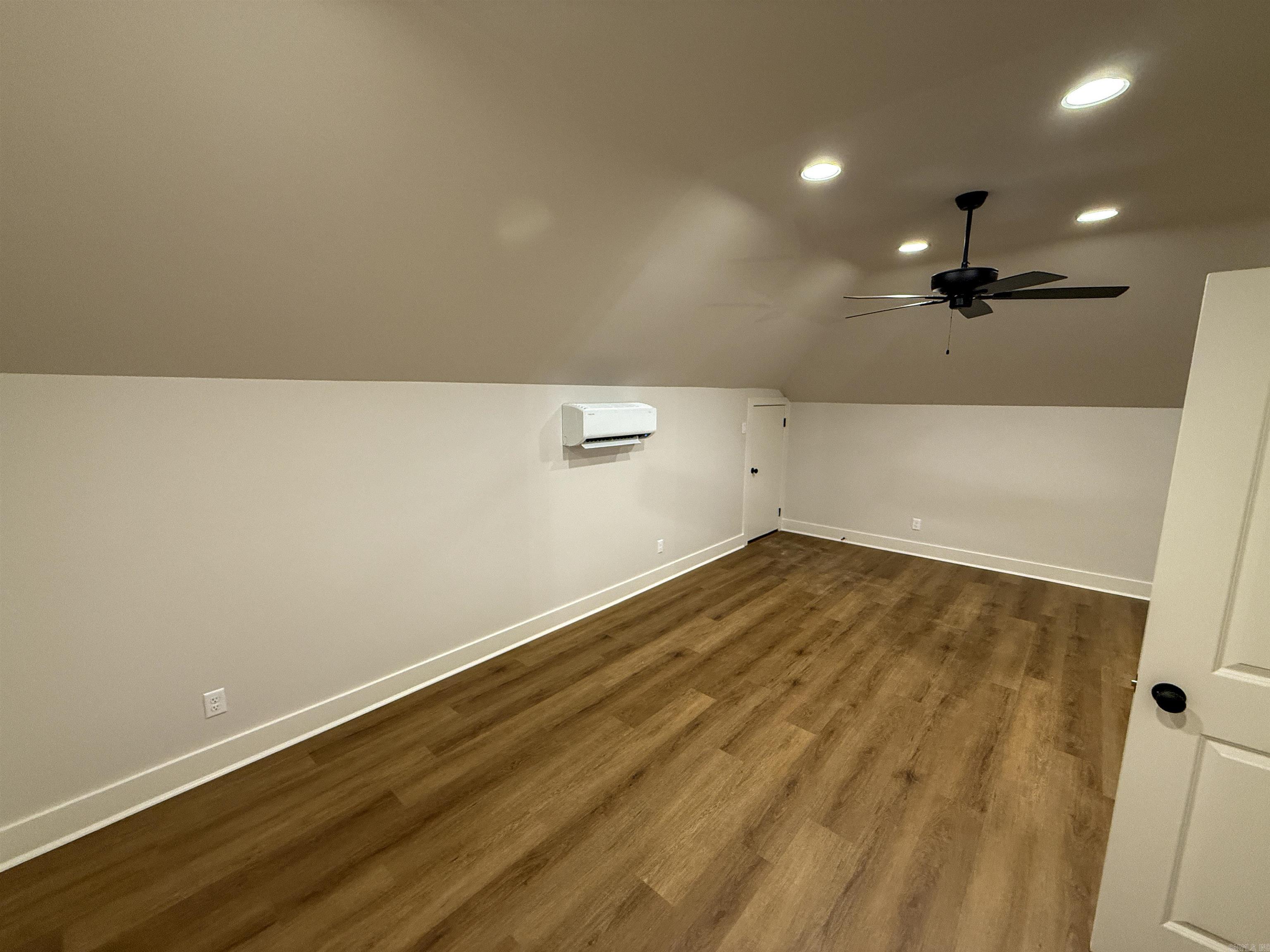 FOXWOOD GARDENS - Residential