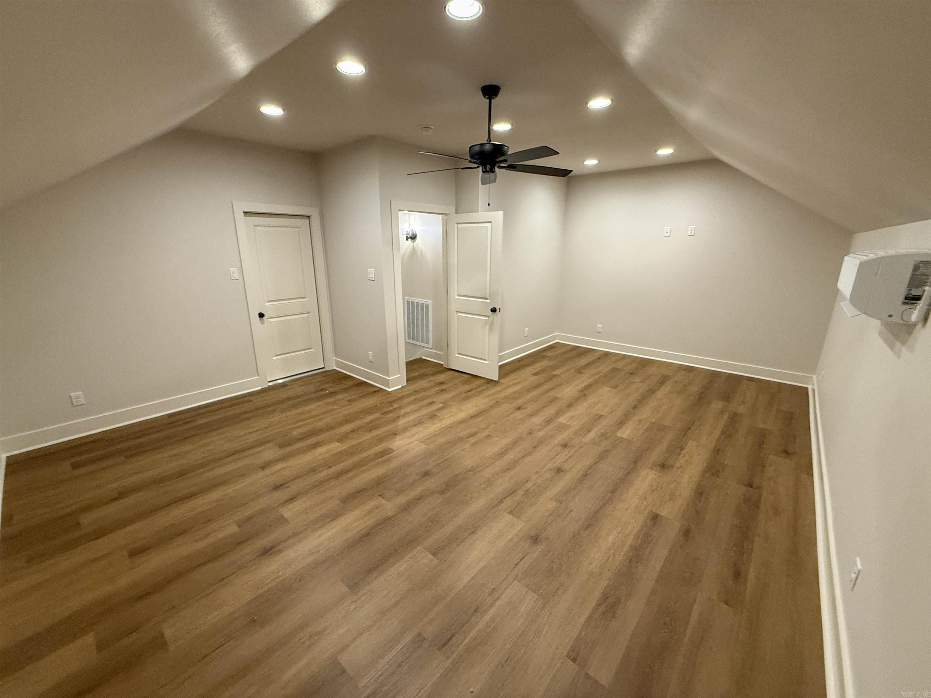 FOXWOOD GARDENS - Residential