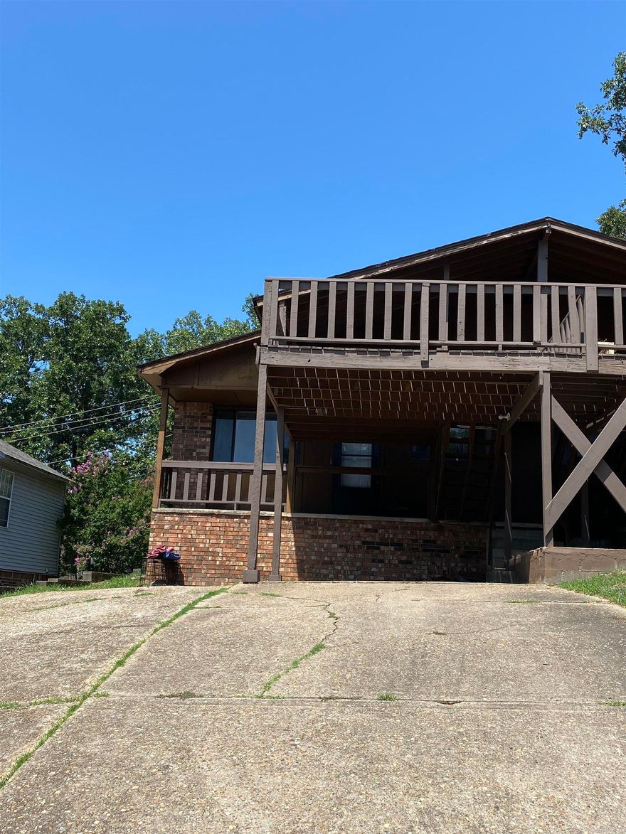 3 bedroom 2 bathrooms each  both duplexes occcupied. large deck, large private fenced in yards