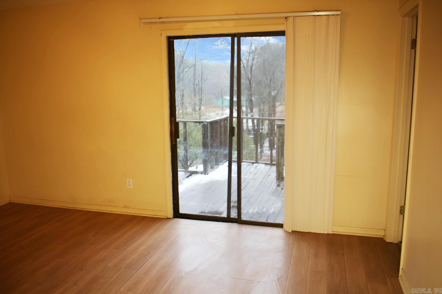 SARA LYNN - Residential