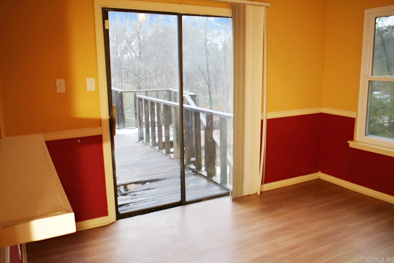 SARA LYNN - Residential