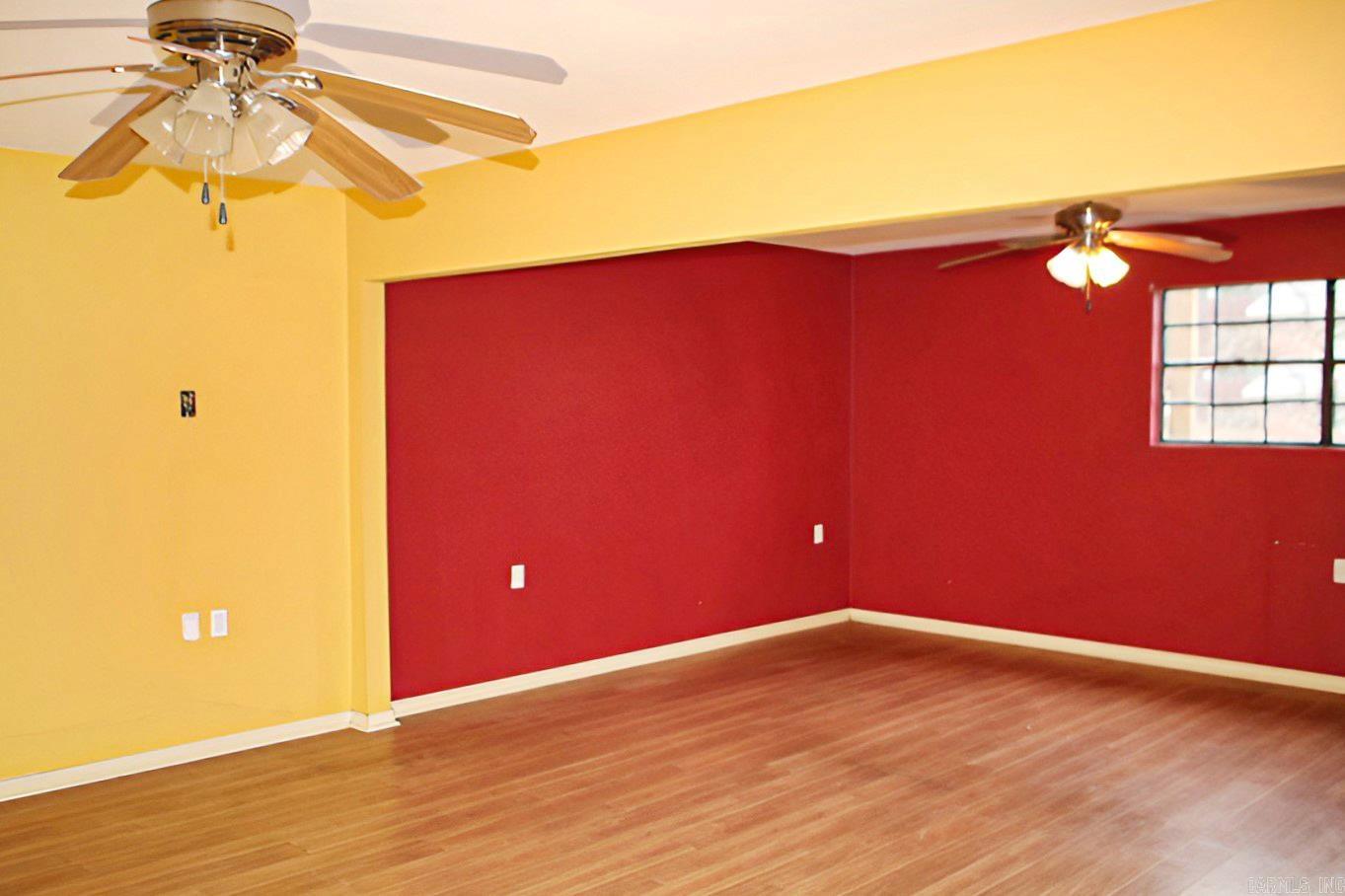 SARA LYNN - Residential