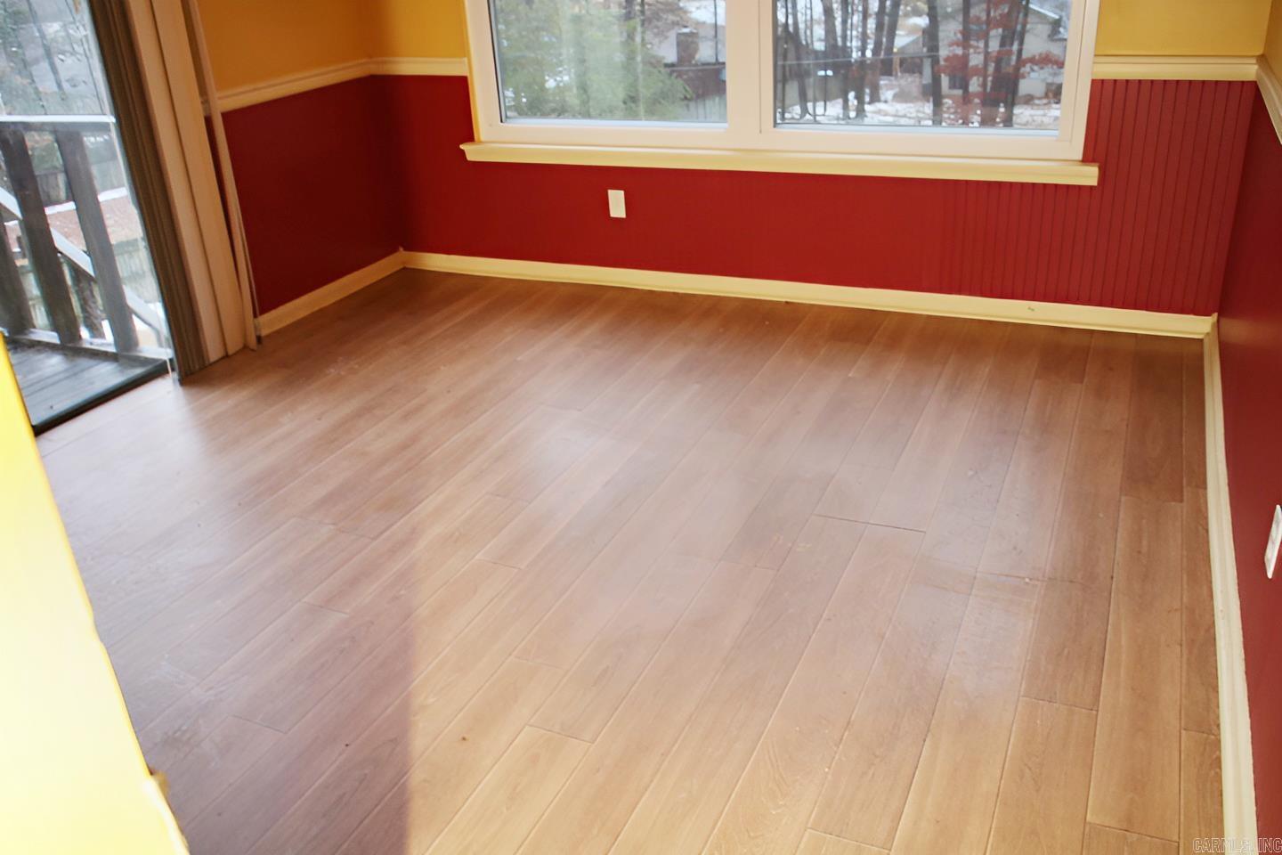 SARA LYNN - Residential