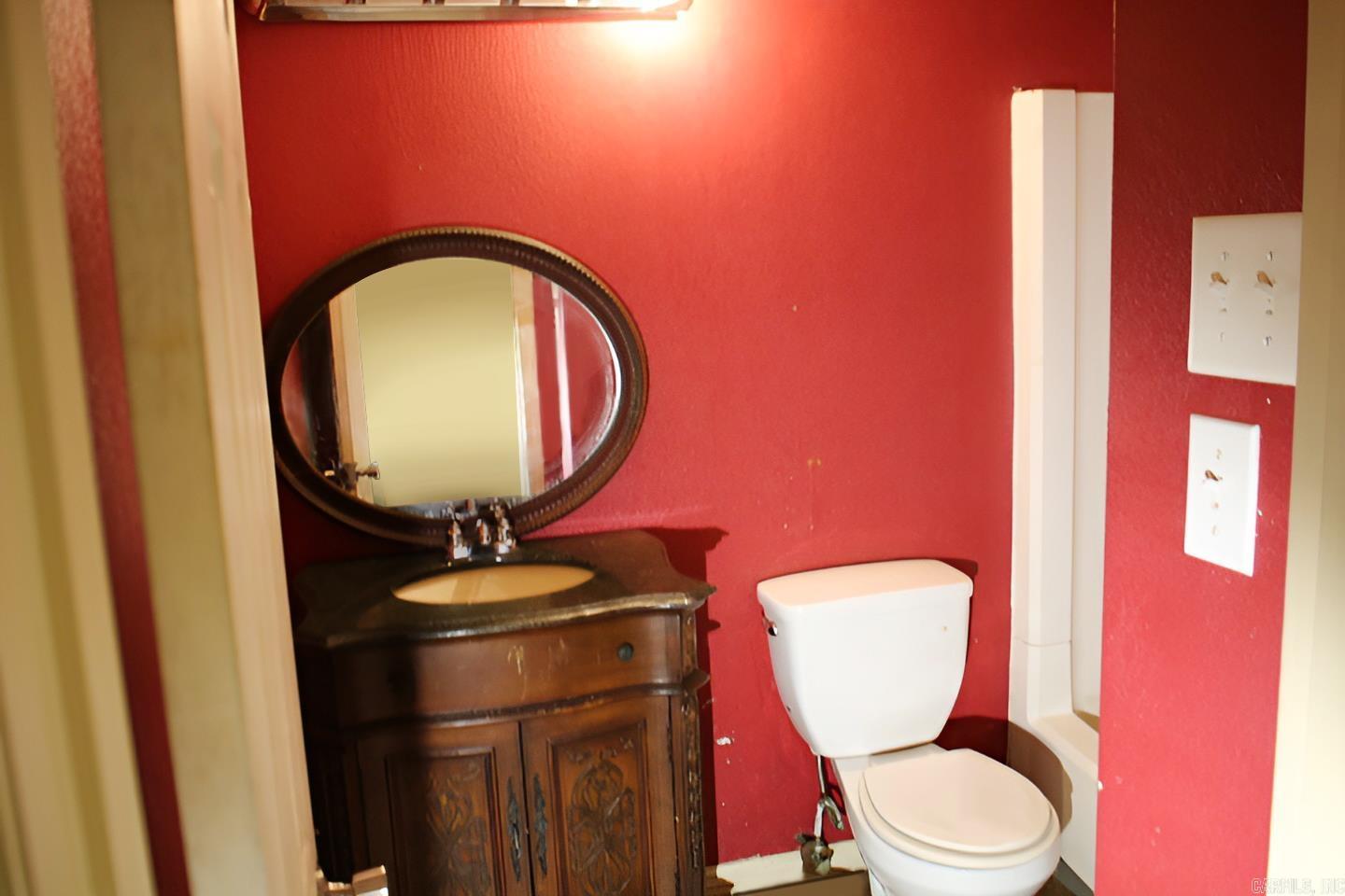 SARA LYNN - Residential